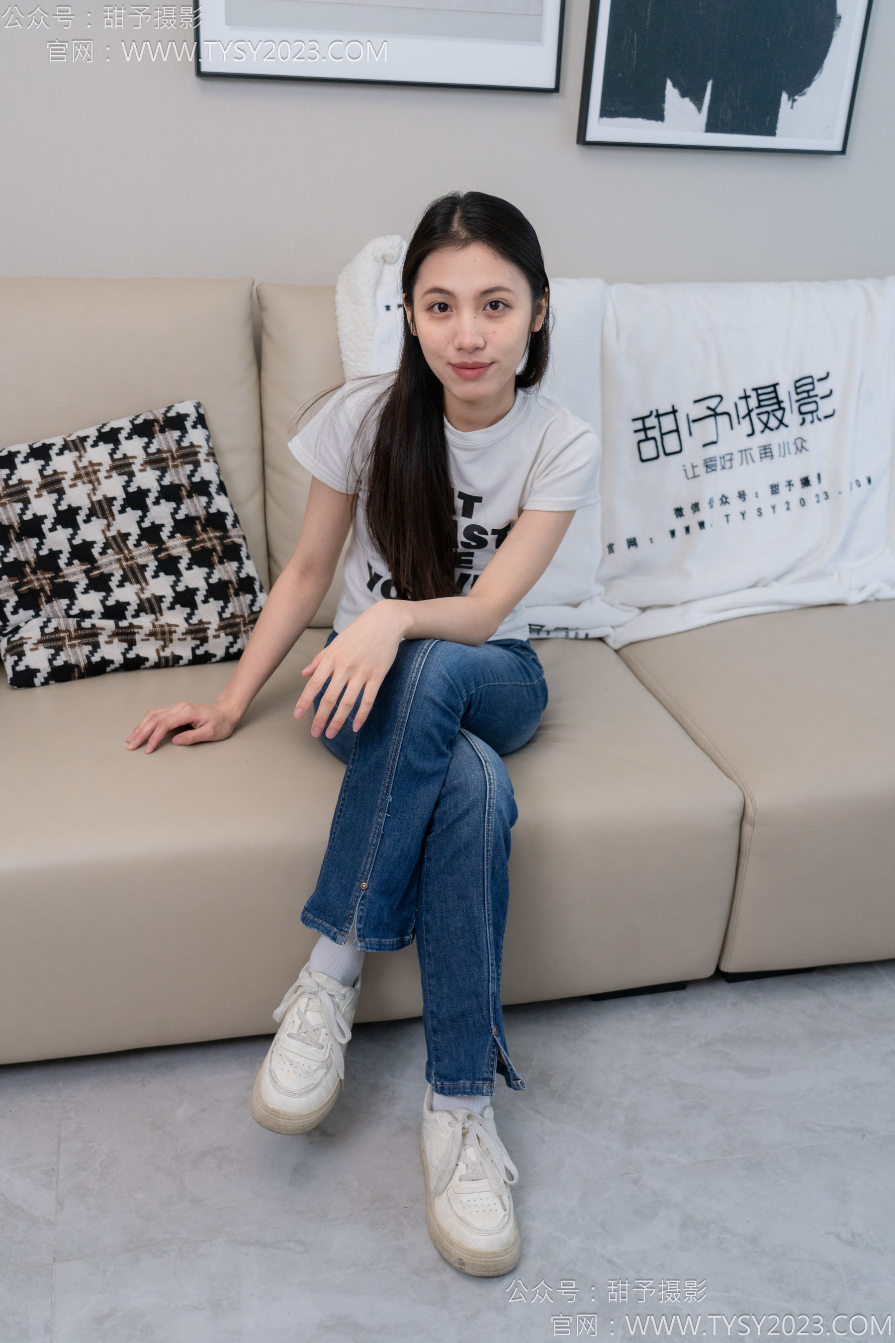 甜予摄影 No.132 诺诺 - 板鞋、白棉袜、裸足/(129P)