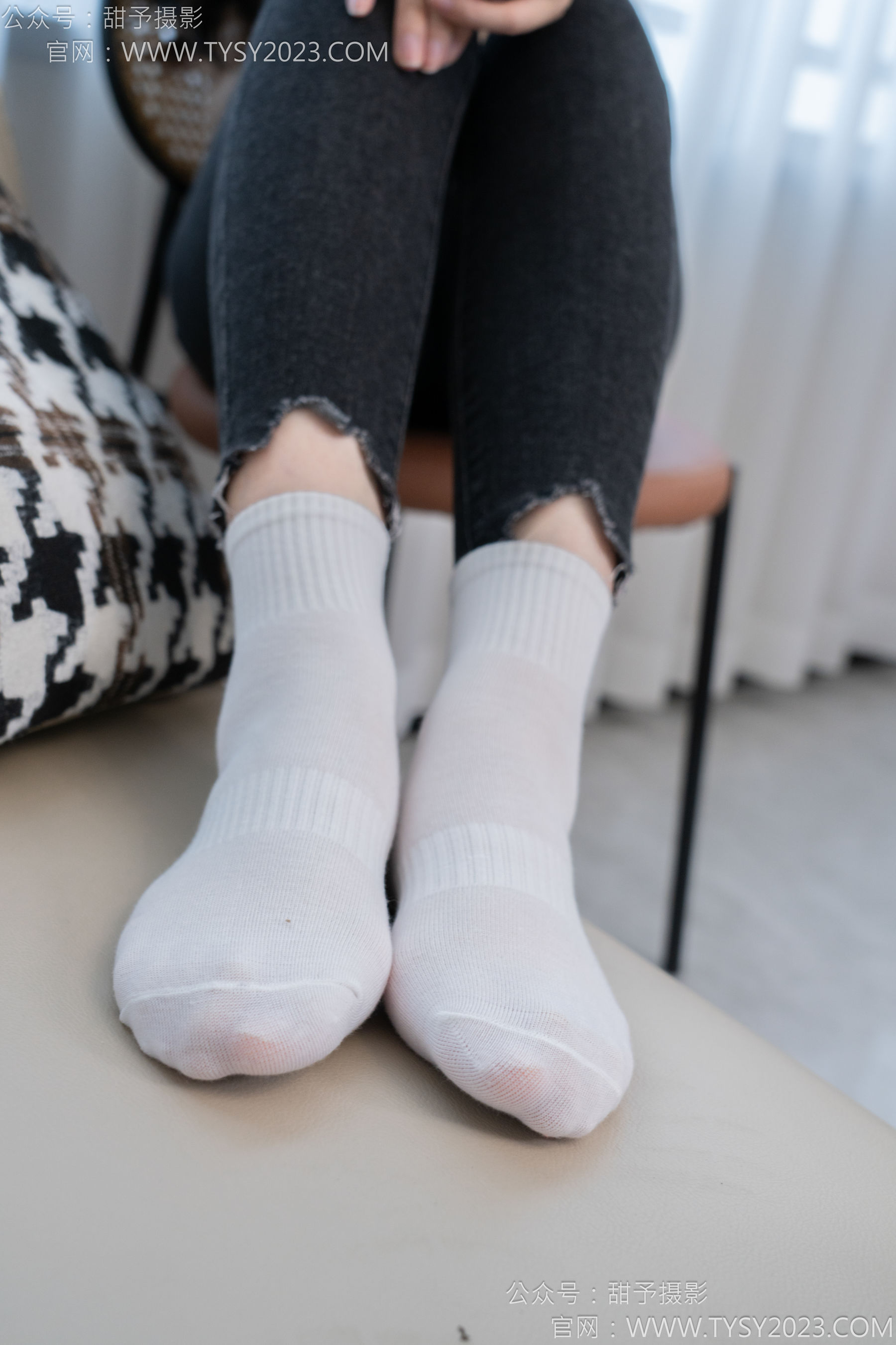 甜予摄影 No.133 梦梦 - 长靴、白棉袜、裸足/(135P)