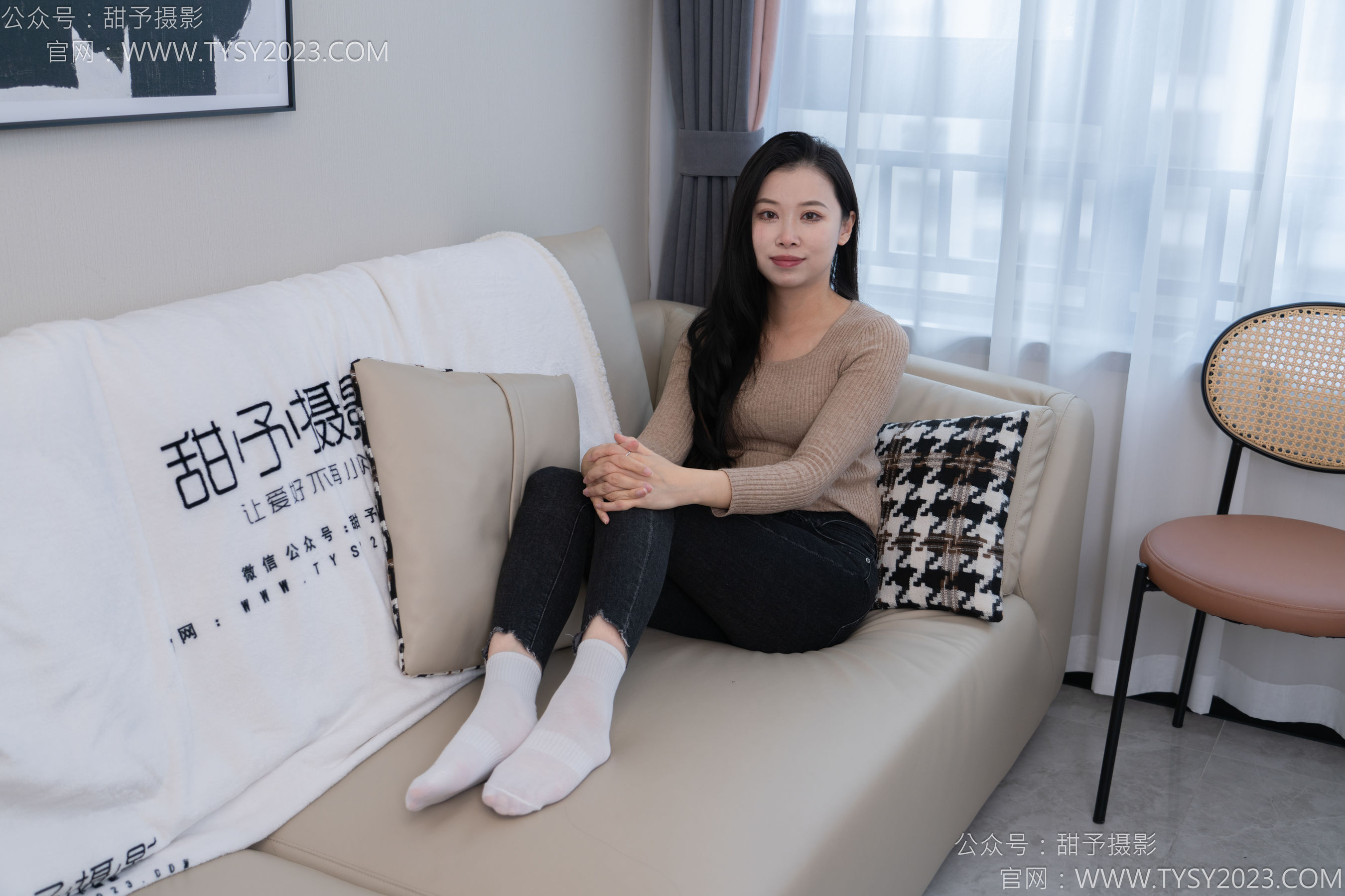 甜予摄影 No.133 梦梦 - 长靴、白棉袜、裸足/(135P)