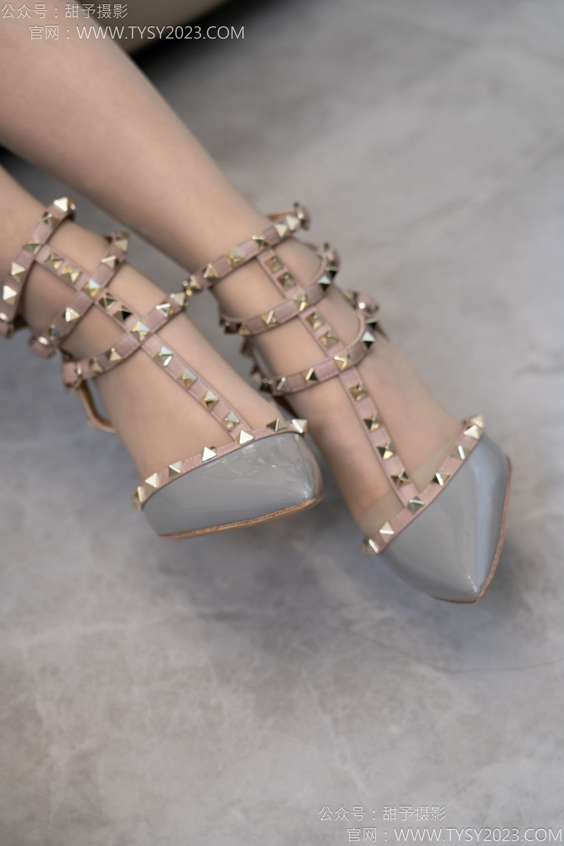 甜予摄影 No.134 璇璇思思 - 高跟鞋、薄白丝、薄灰丝/(132P)