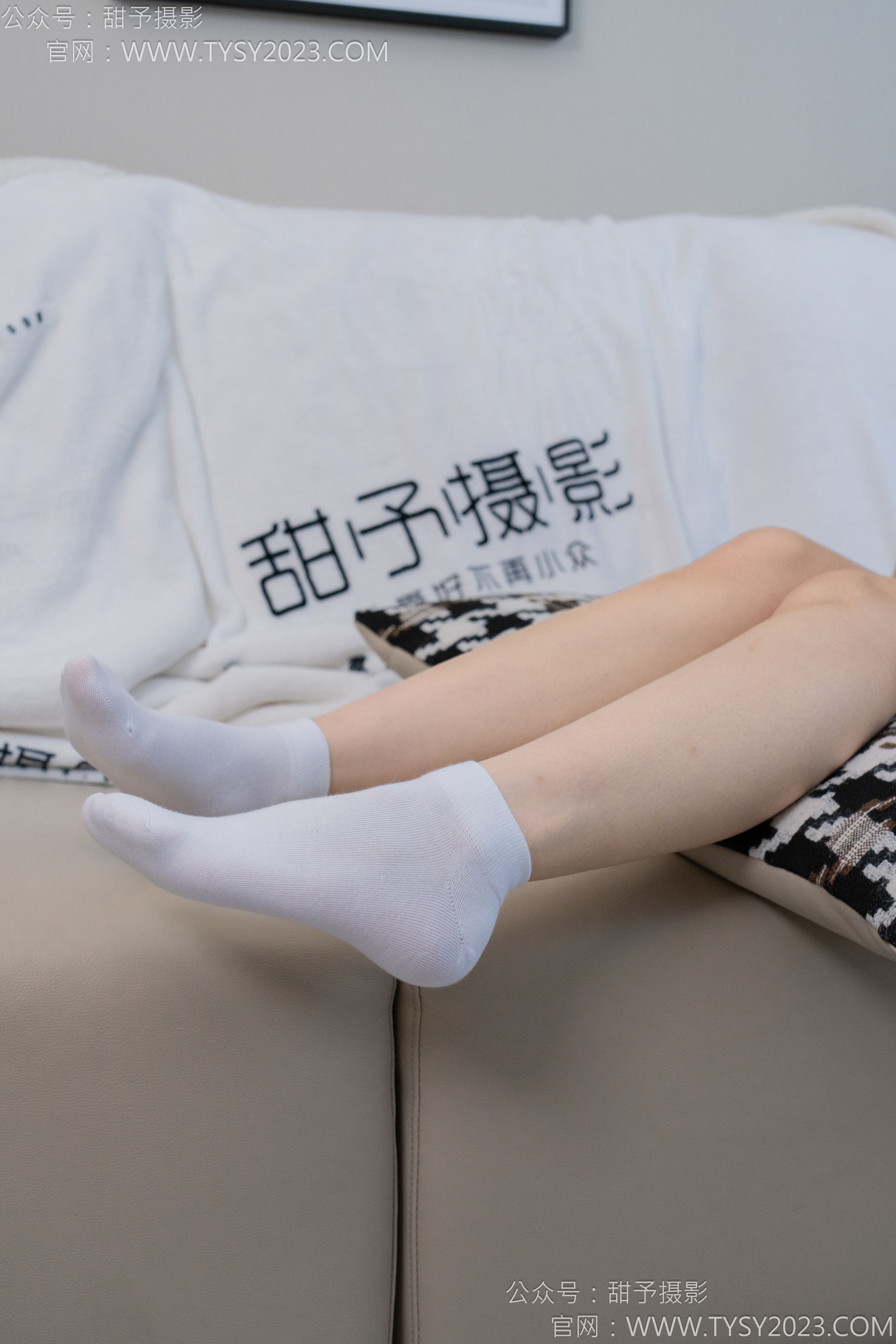 甜予摄影 No.126 诺诺 - 板鞋、白棉袜、裸足/(133P)