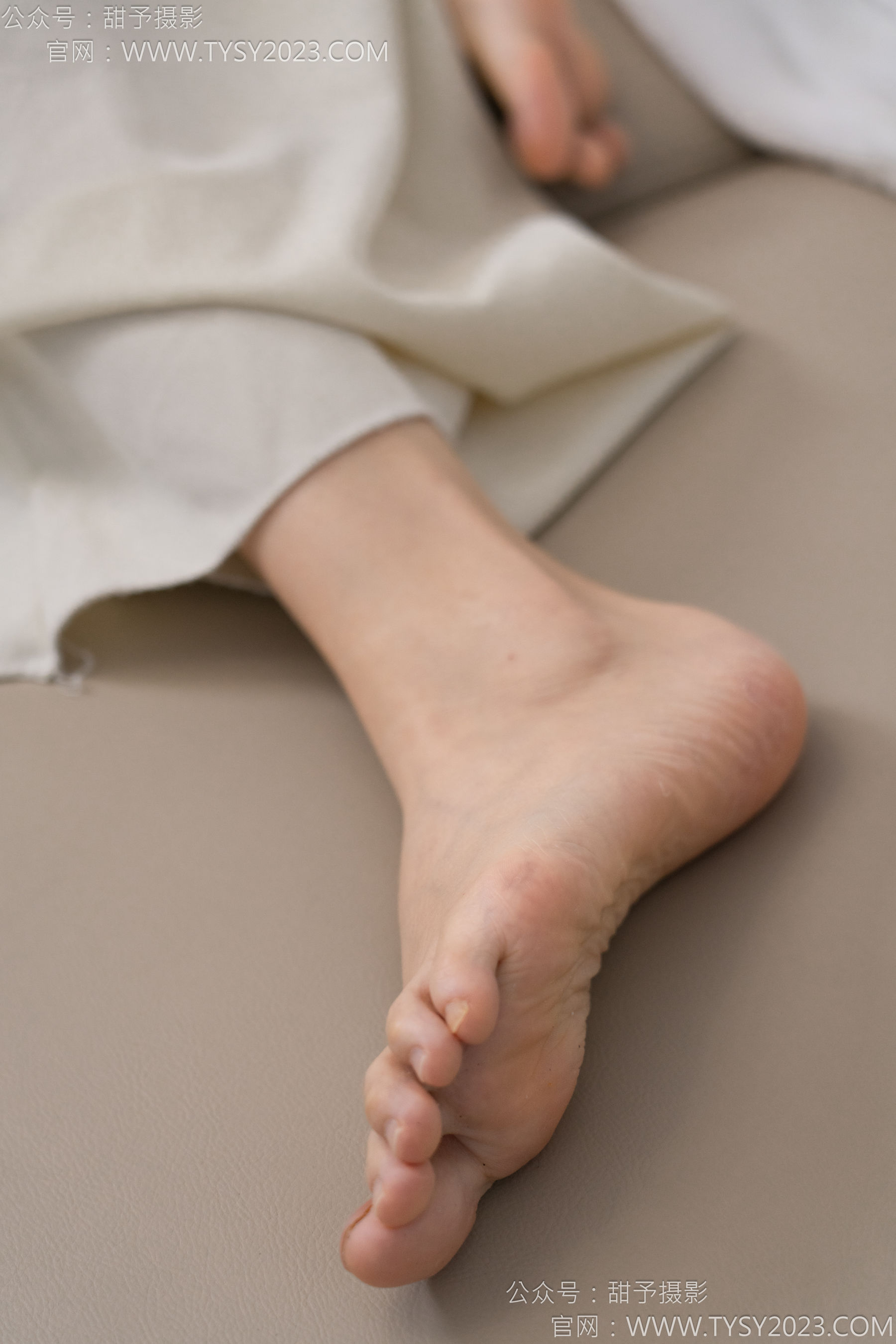 甜予摄影 No.125 丹丹 - 运动鞋、白棉袜、裸足/(139P)