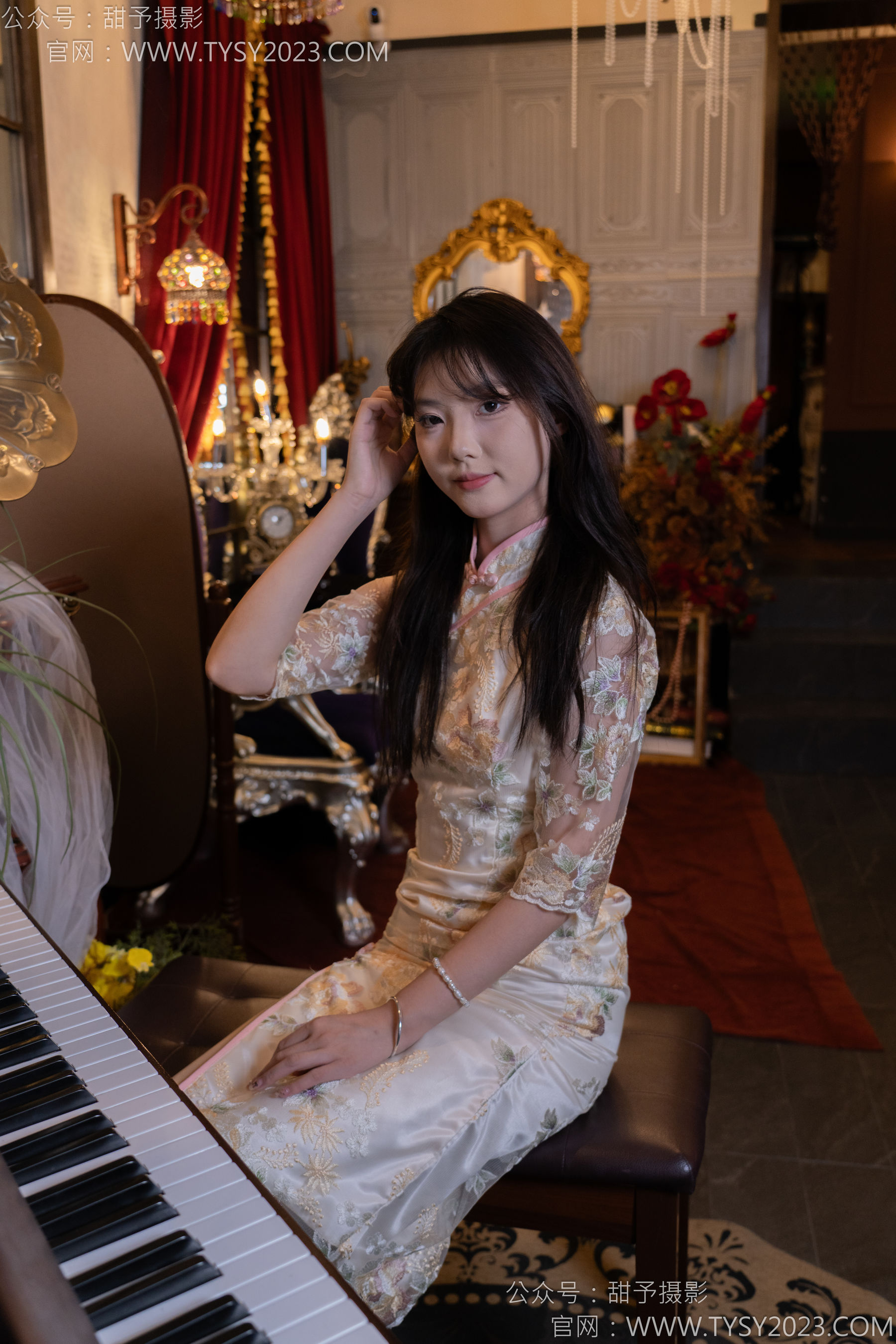 甜予摄影 No.128 璇璇 - 拖鞋、高跟鞋、薄灰丝、薄黑丝、踩小房子剧情/(127P)