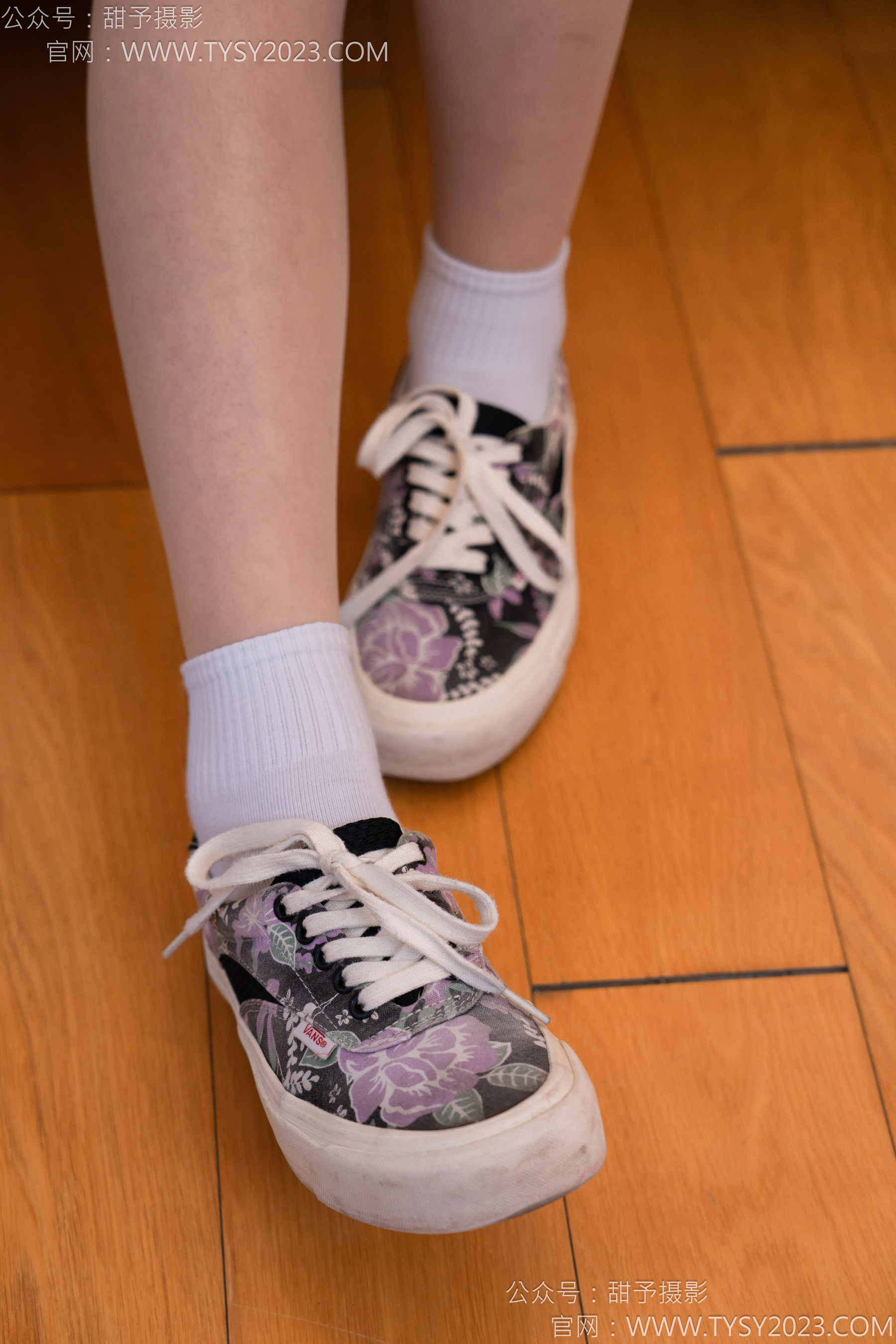 甜予摄影 No.140 思思&双人 - 板鞋、白棉袜、肉丝/(130P)