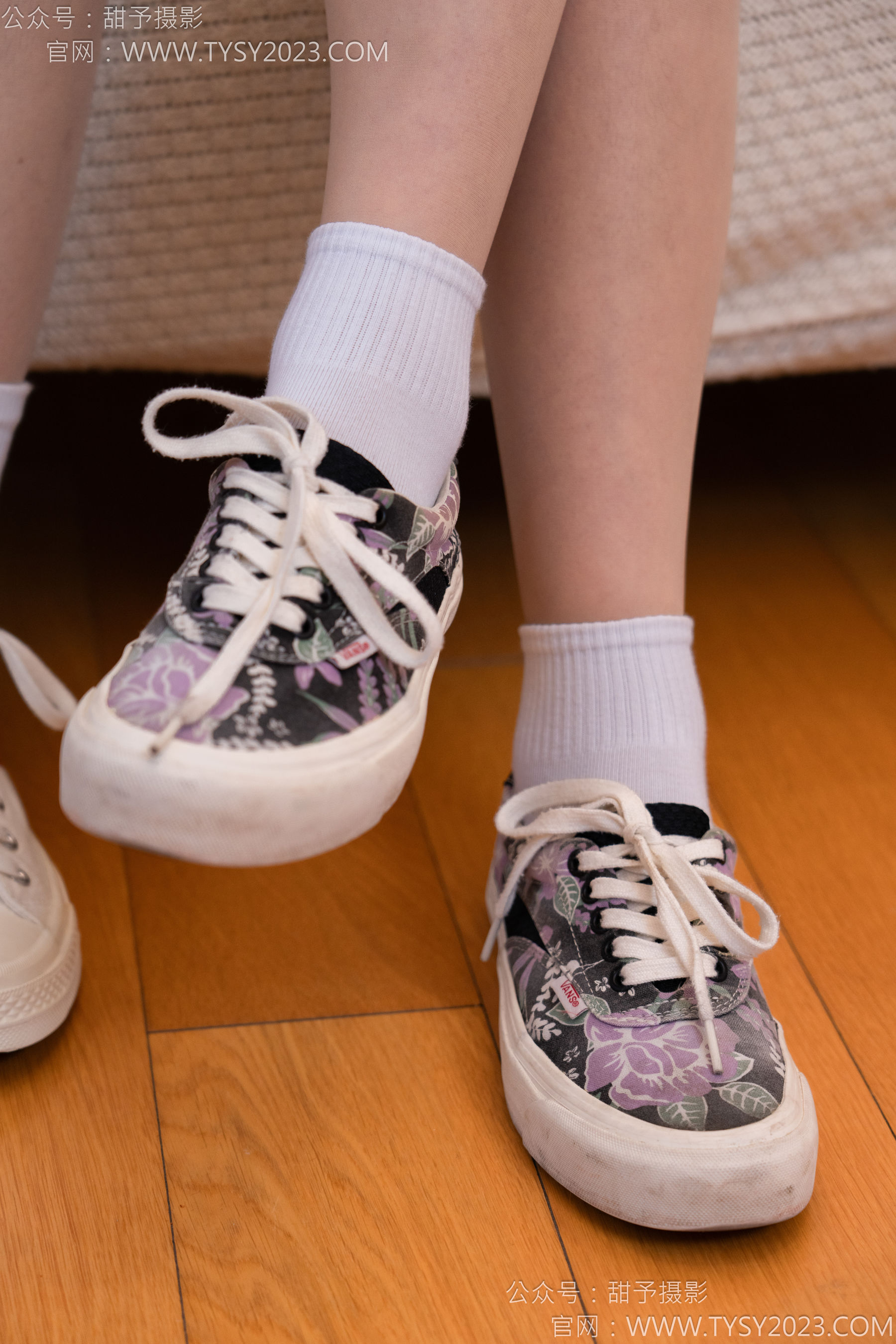甜予摄影 No.140 思思&双人 - 板鞋、白棉袜、肉丝/(130P)