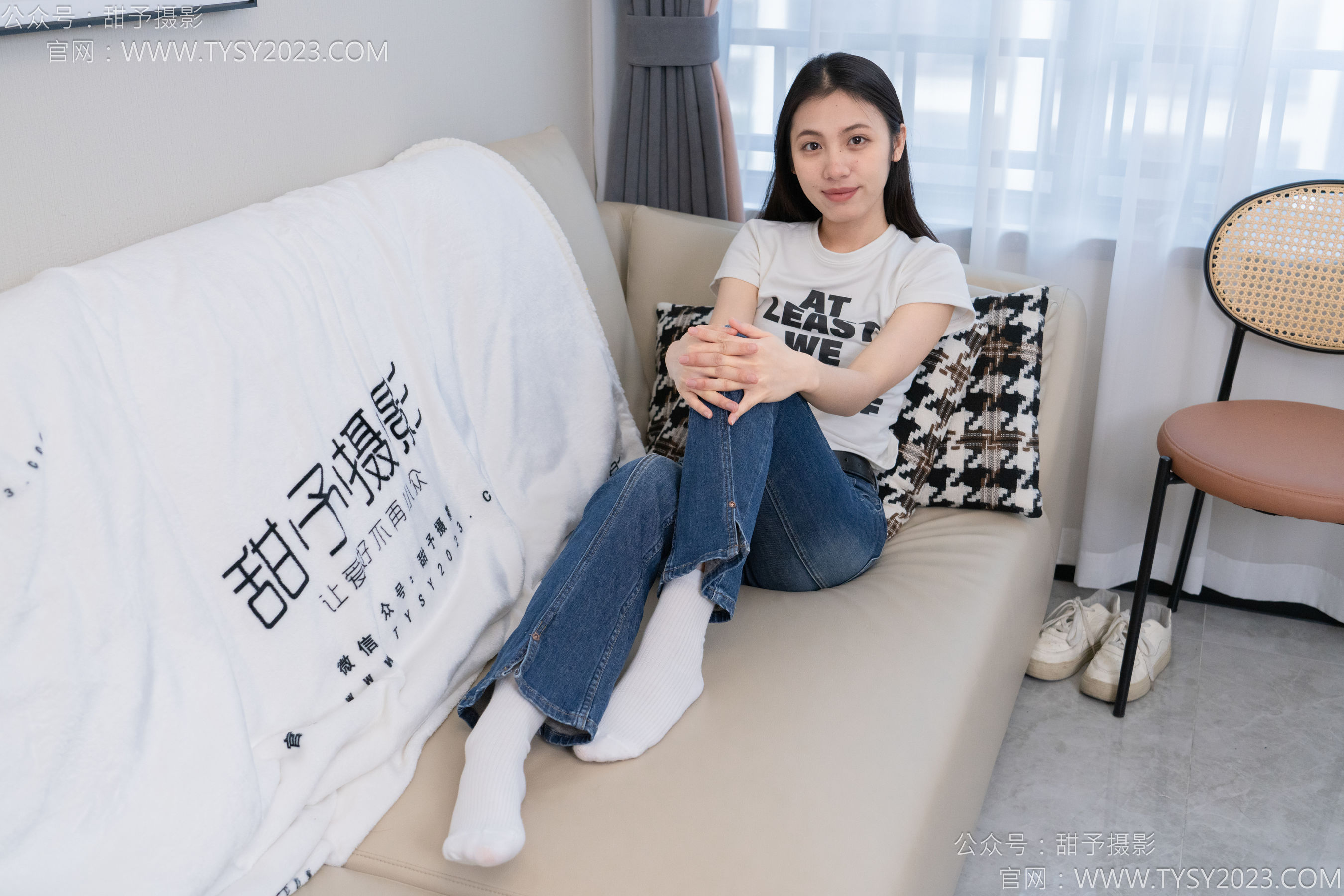 甜予摄影 No.132 诺诺 - 板鞋、白棉袜、裸足/(129P)