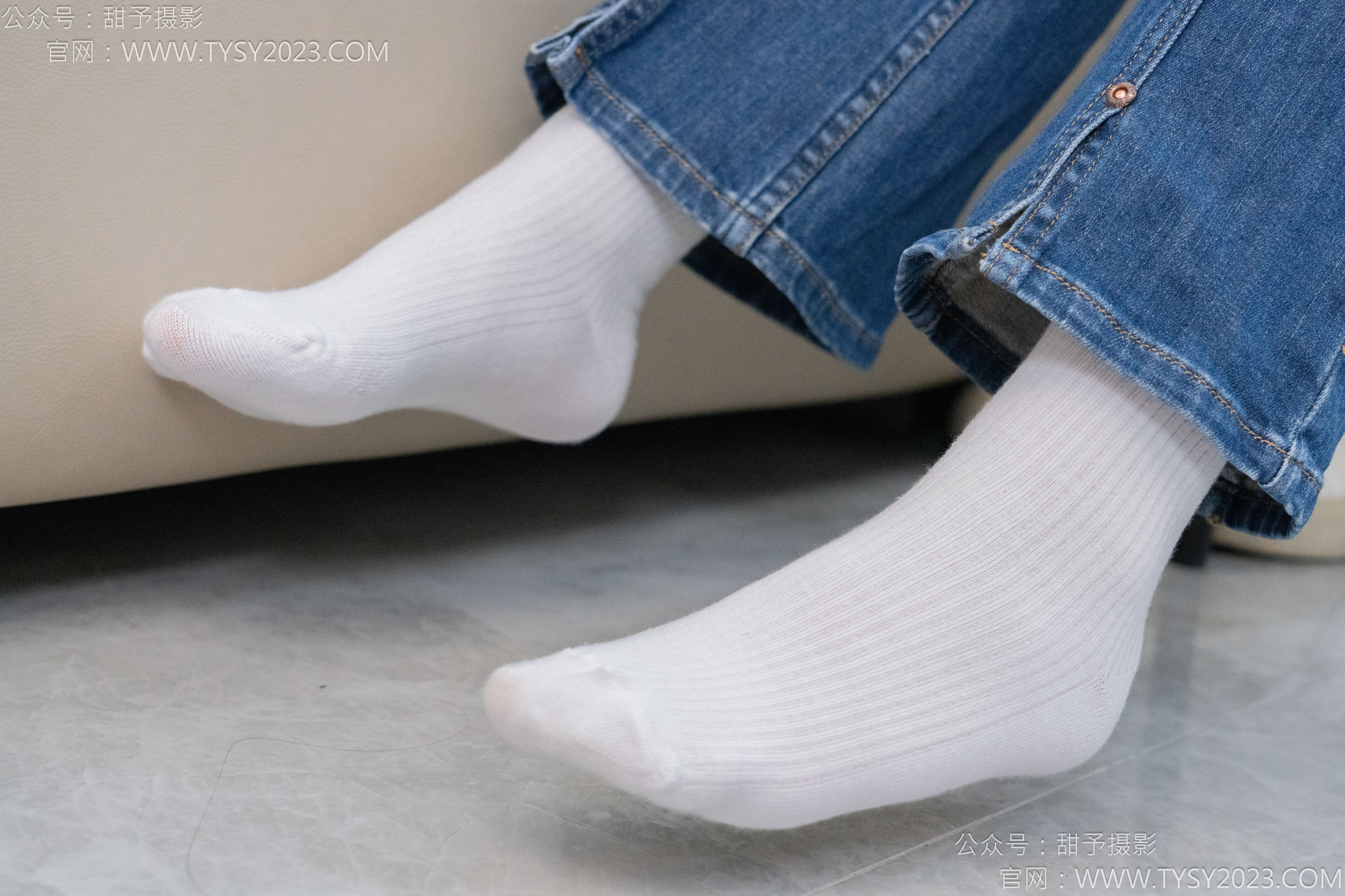甜予摄影 No.132 诺诺 - 板鞋、白棉袜、裸足/(129P)