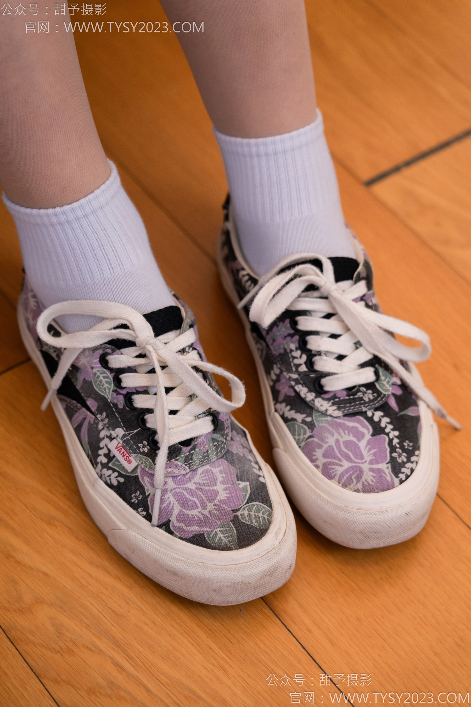 甜予摄影 No.140 思思&双人 - 板鞋、白棉袜、肉丝/(130P)