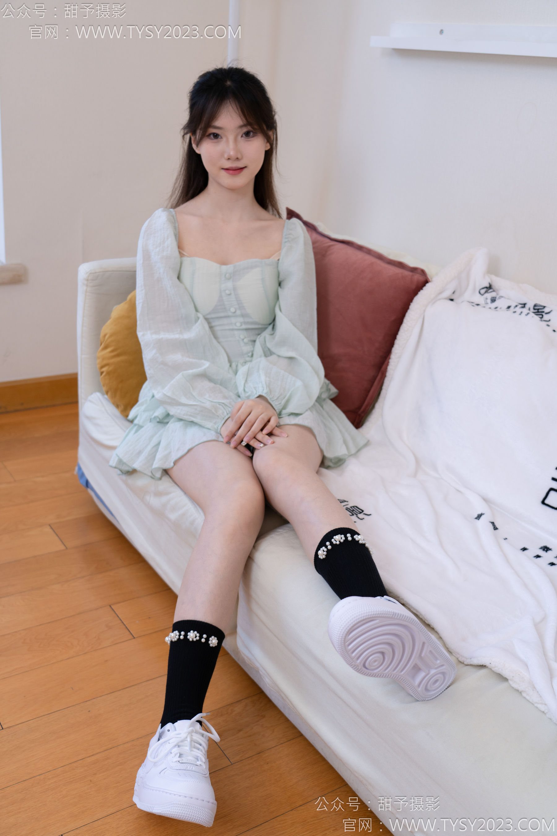 甜予摄影 No.136 璇璇 - 板鞋、黑棉袜/(203P)