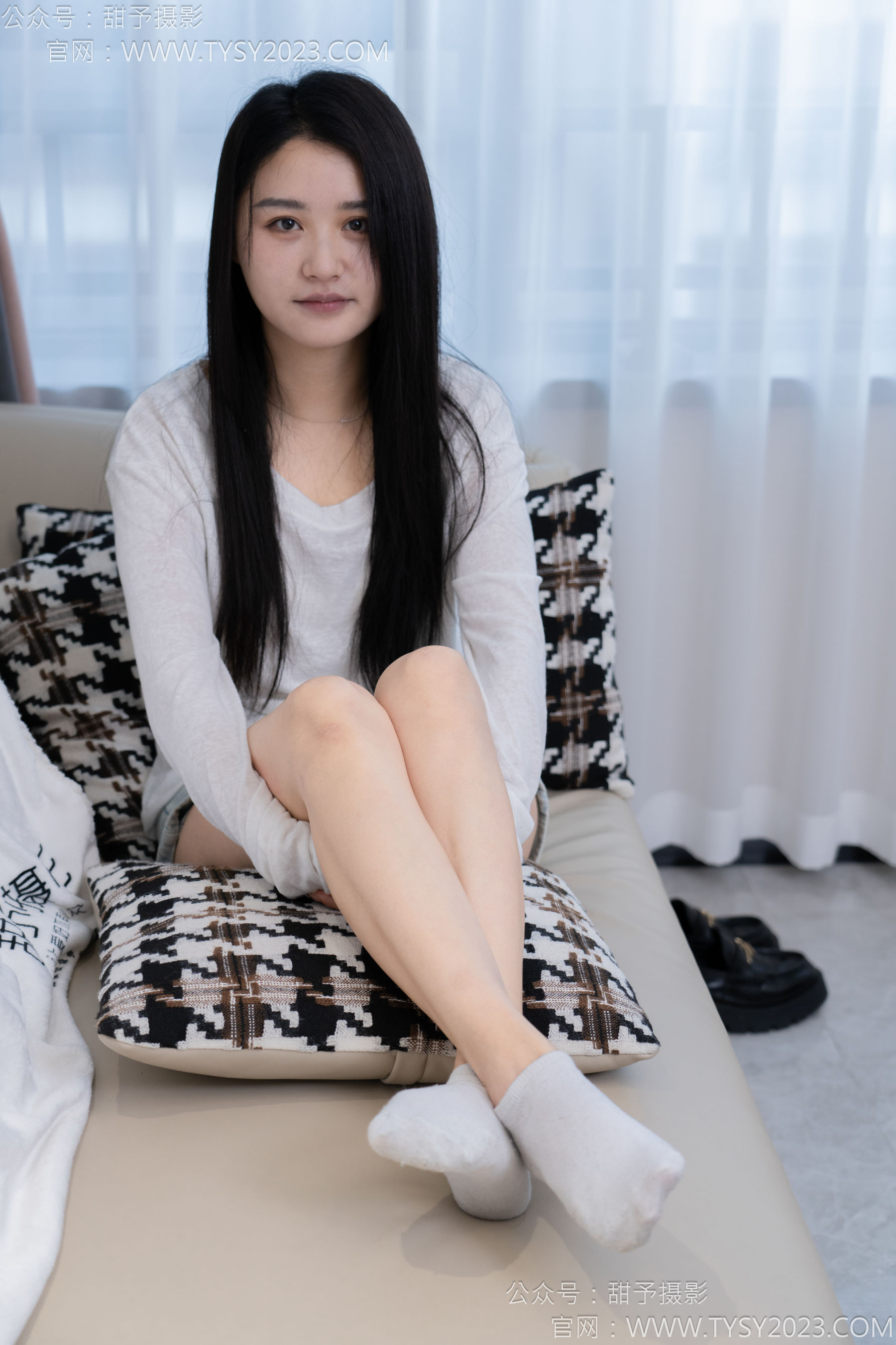 甜予摄影 No.130 澜澜 - 皮鞋、白棉袜、裸足、掉袜子剧情/(130P)