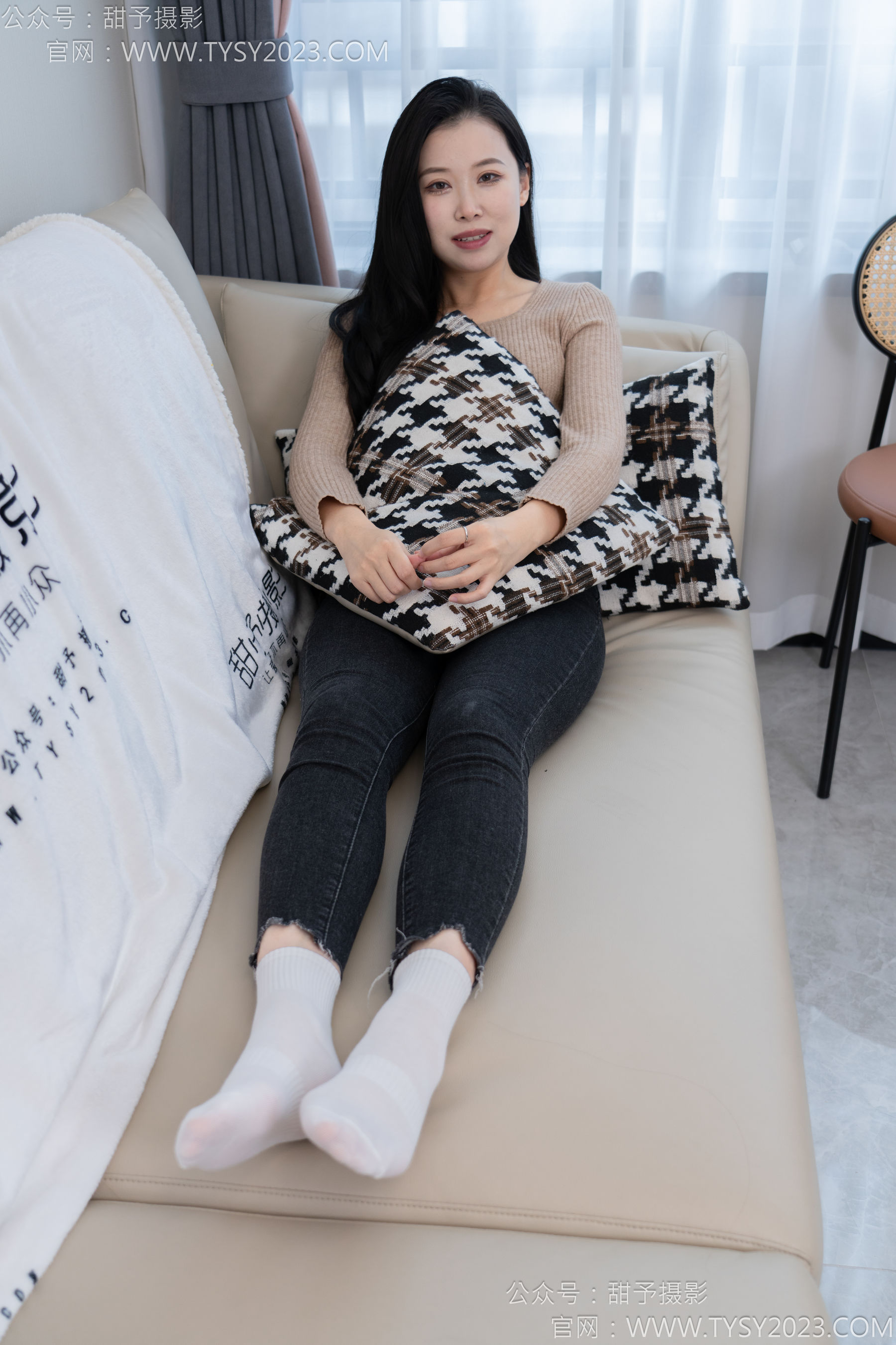 甜予摄影 No.133 梦梦 - 长靴、白棉袜、裸足/(135P)