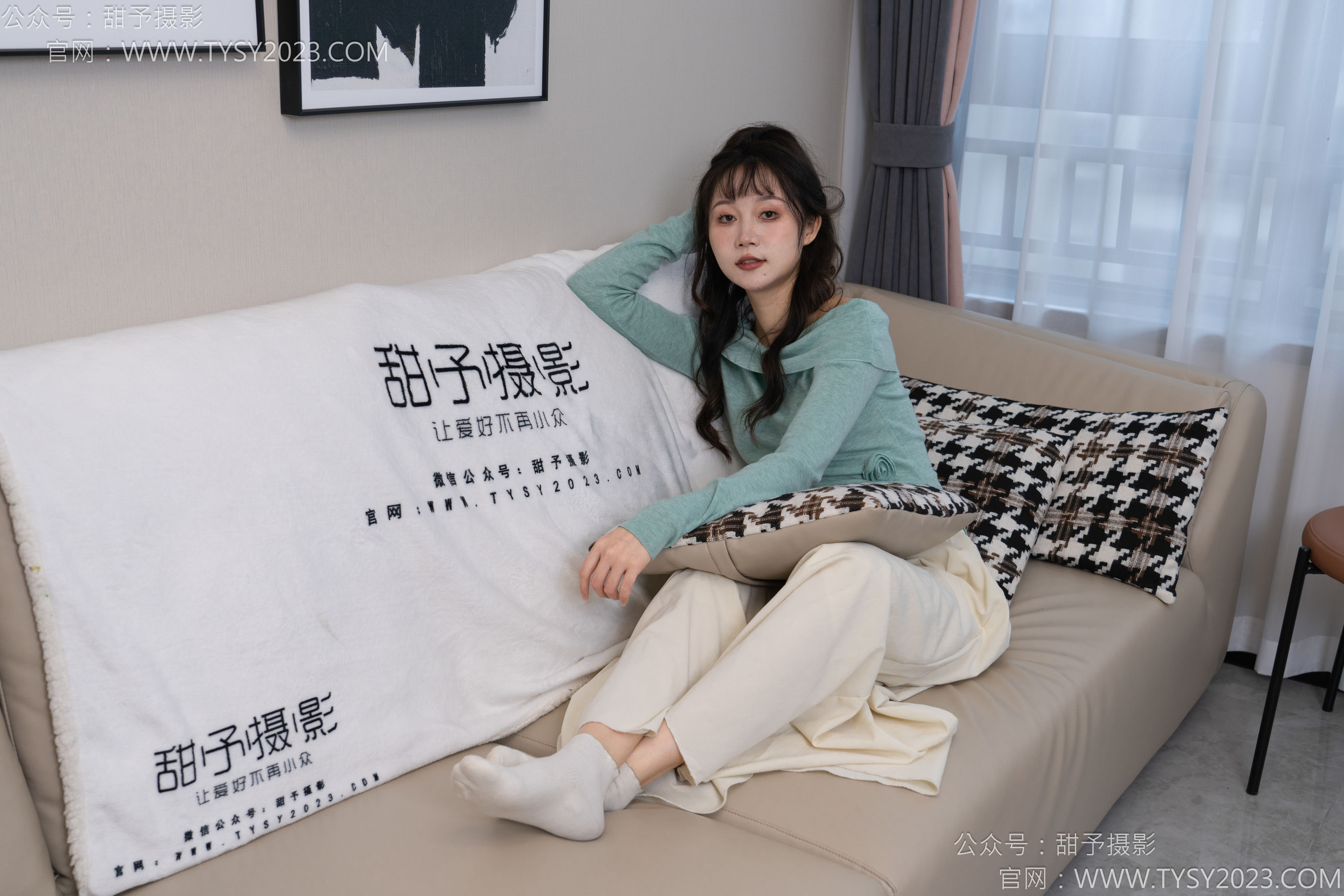 甜予摄影 No.125 丹丹 - 运动鞋、白棉袜、裸足/(139P)