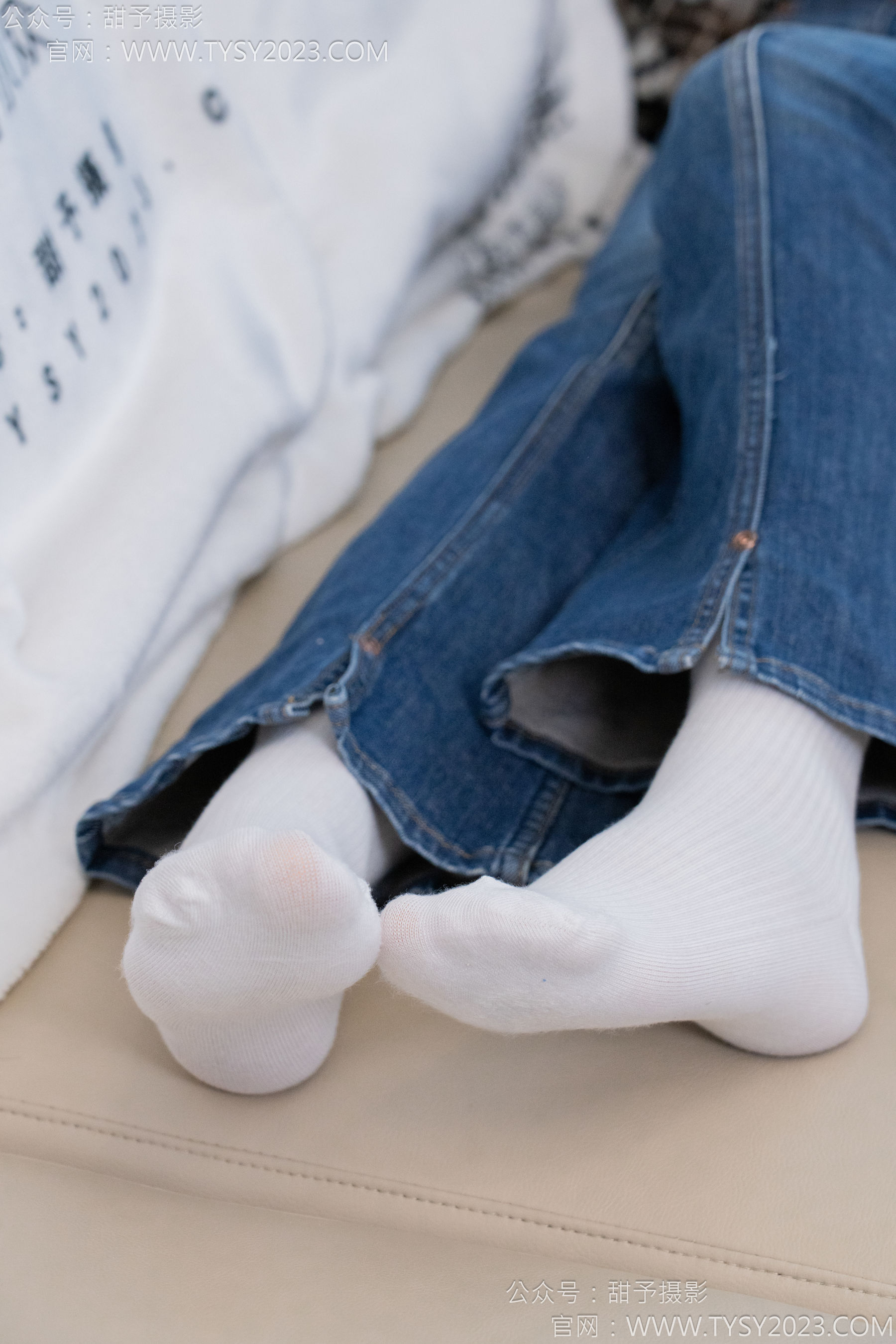 甜予摄影 No.132 诺诺 - 板鞋、白棉袜、裸足/(129P)