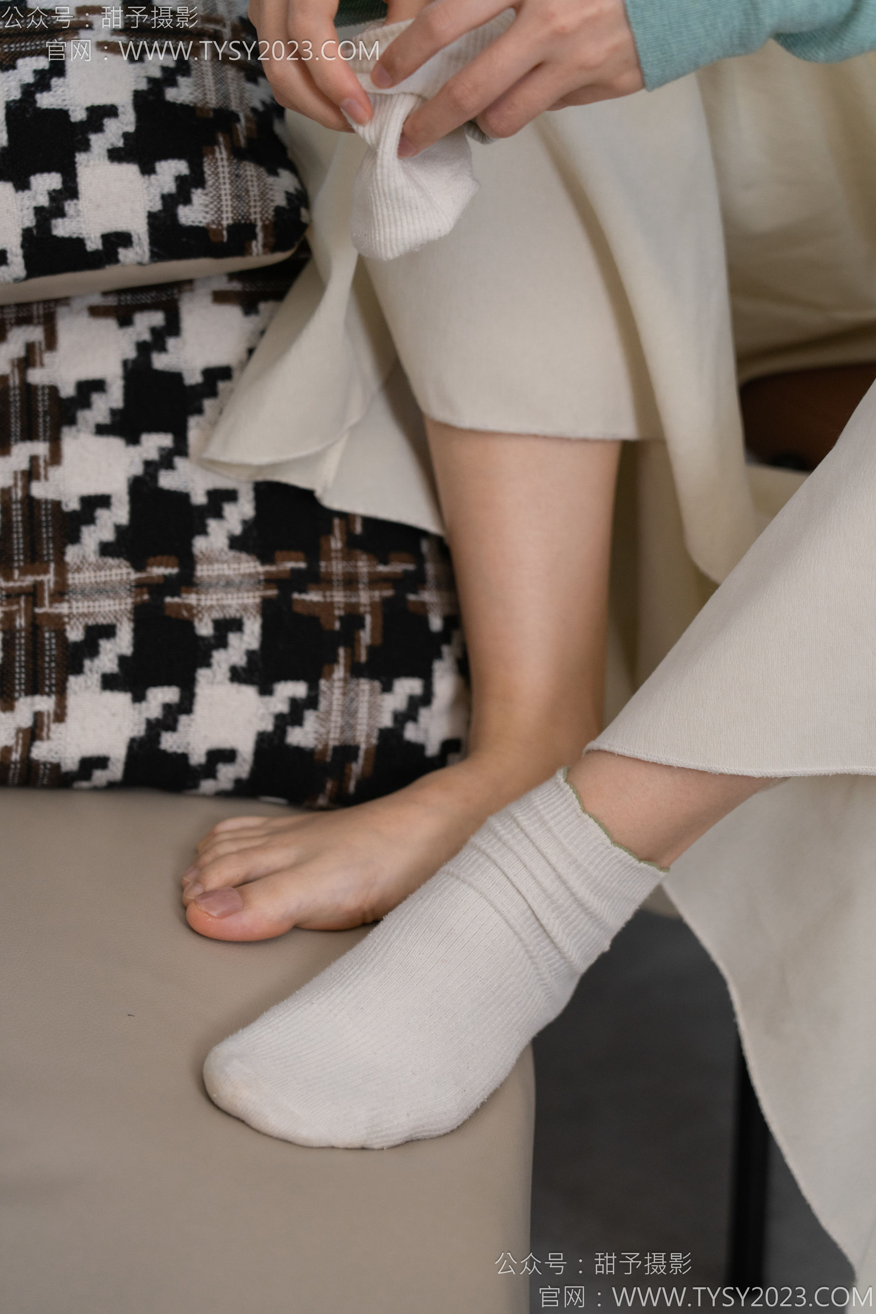 甜予摄影 No.125 丹丹 - 运动鞋、白棉袜、裸足/(139P)