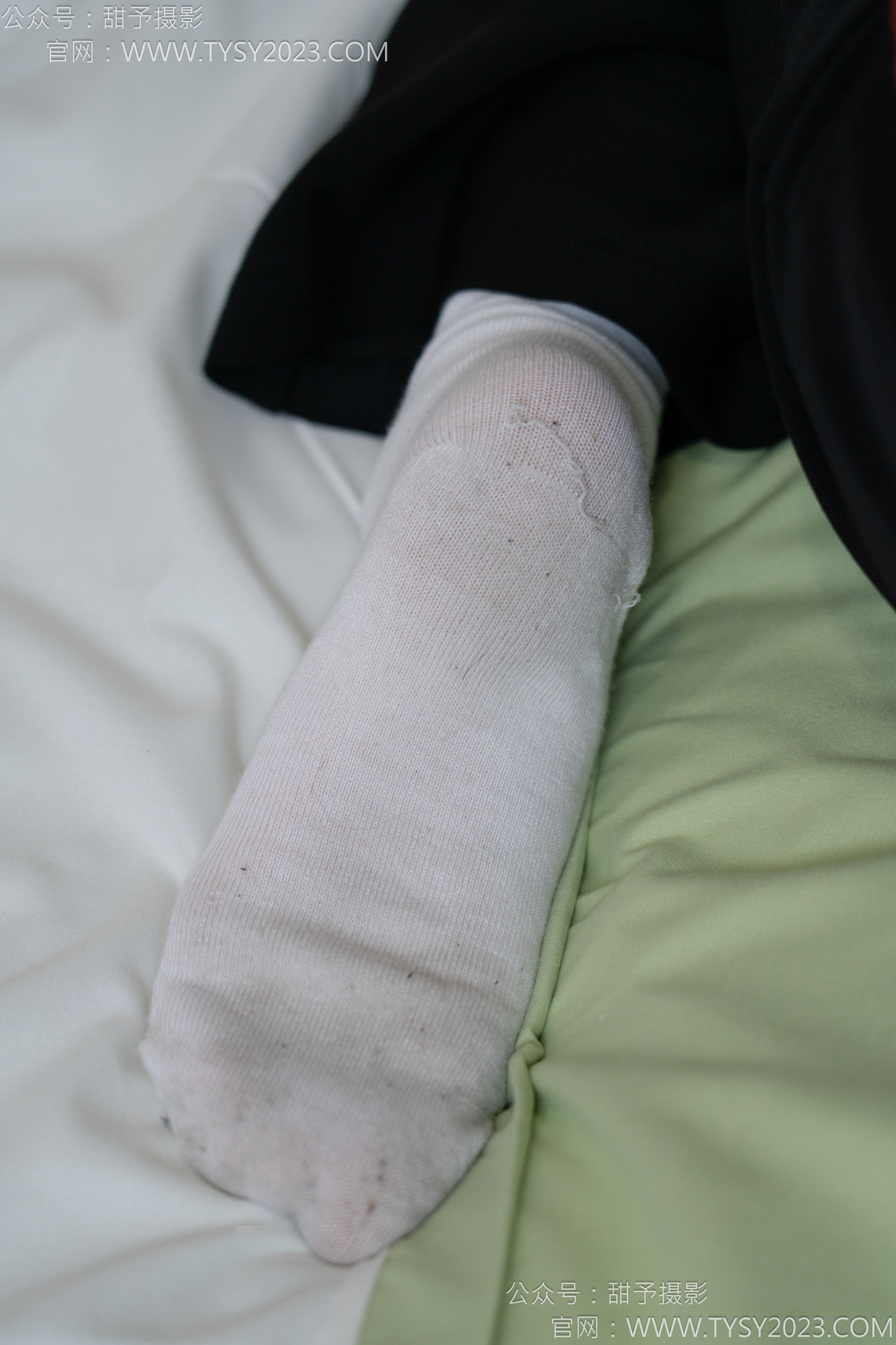 甜予摄影 No.135 思思 - 板鞋、白棉袜、裸足/(135P)