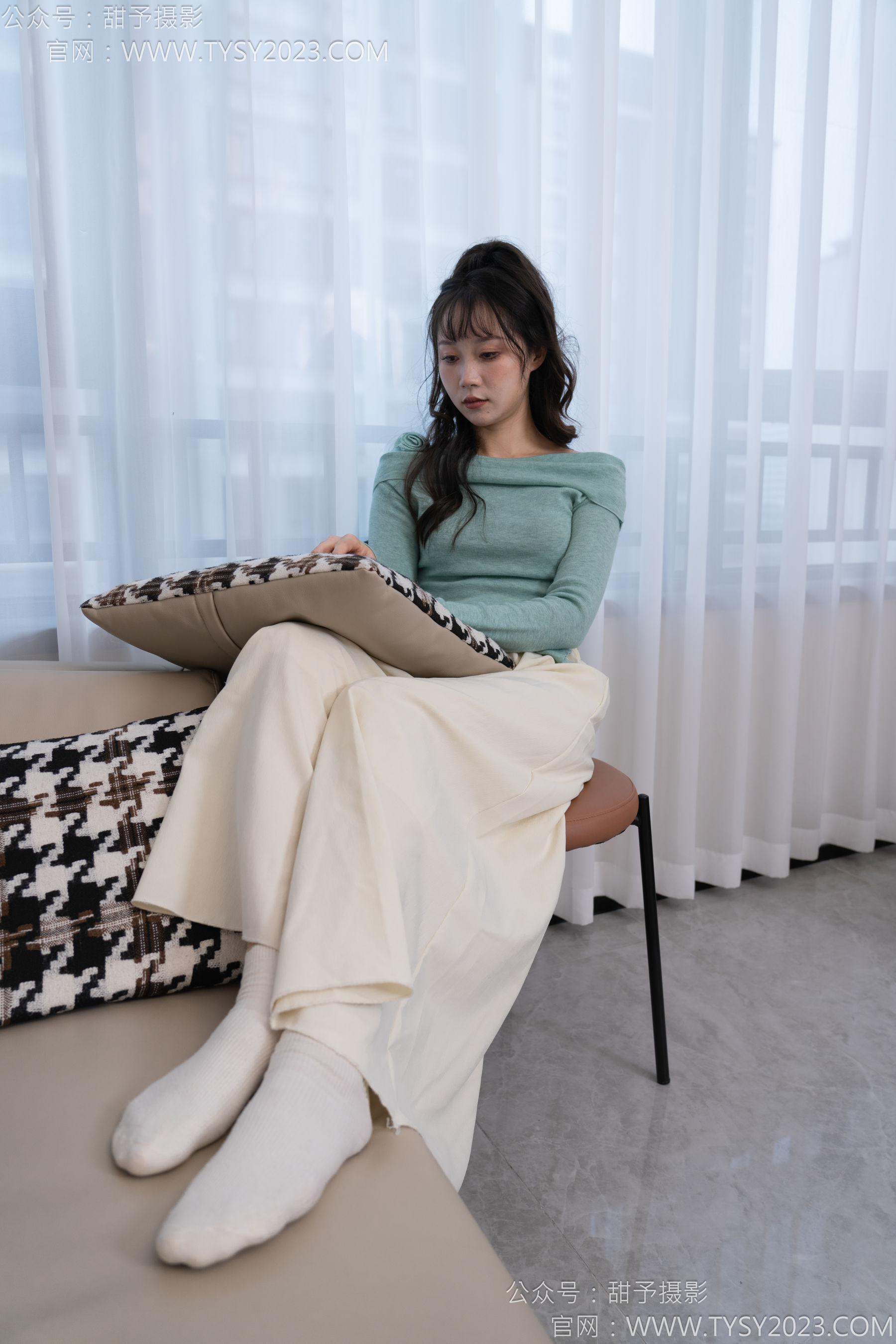 甜予摄影 No.125 丹丹 - 运动鞋、白棉袜、裸足/(139P)