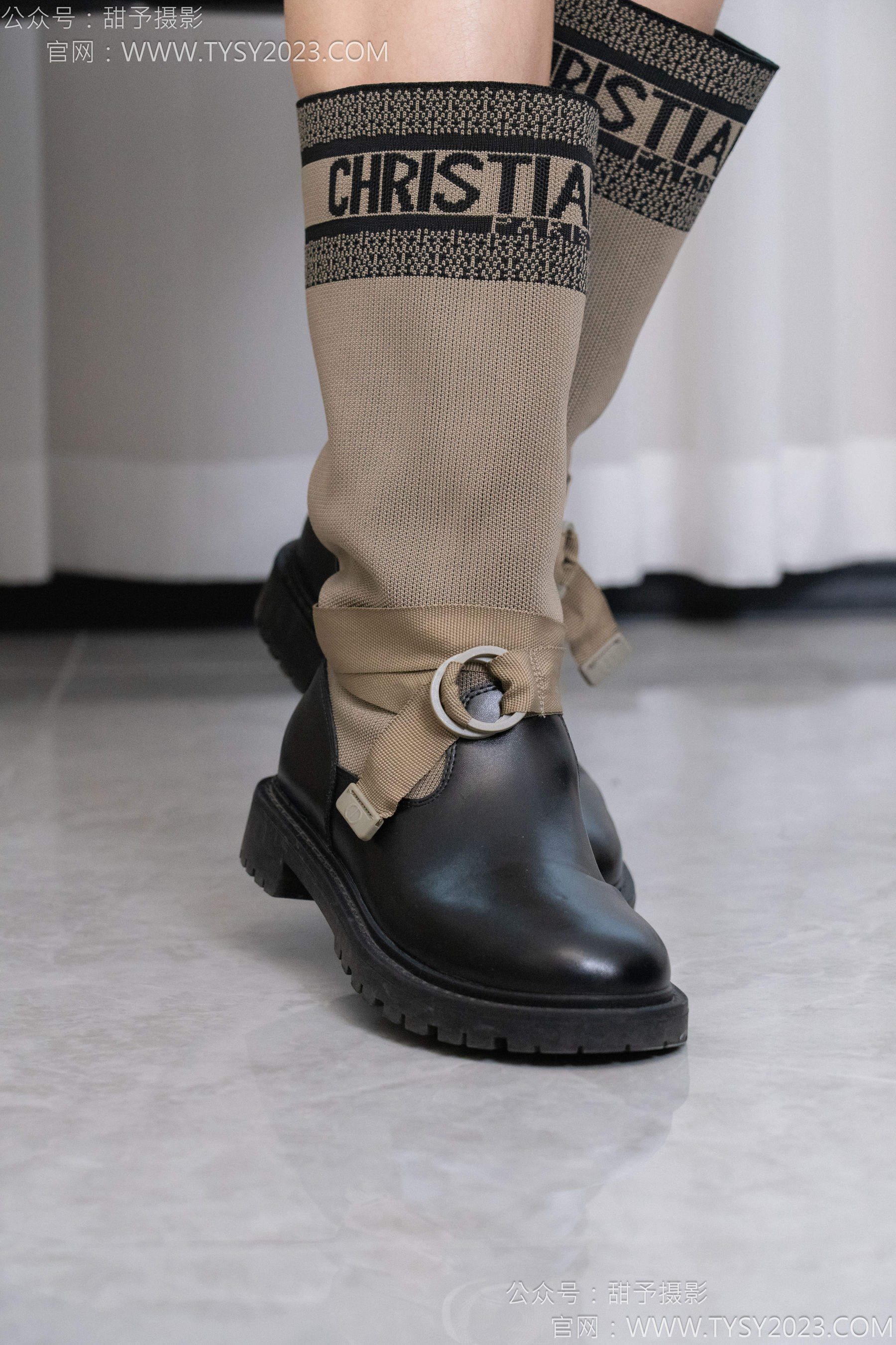 甜予摄影 No.129 咖啡豆 - 长靴、白棉袜、裸足/(134P)