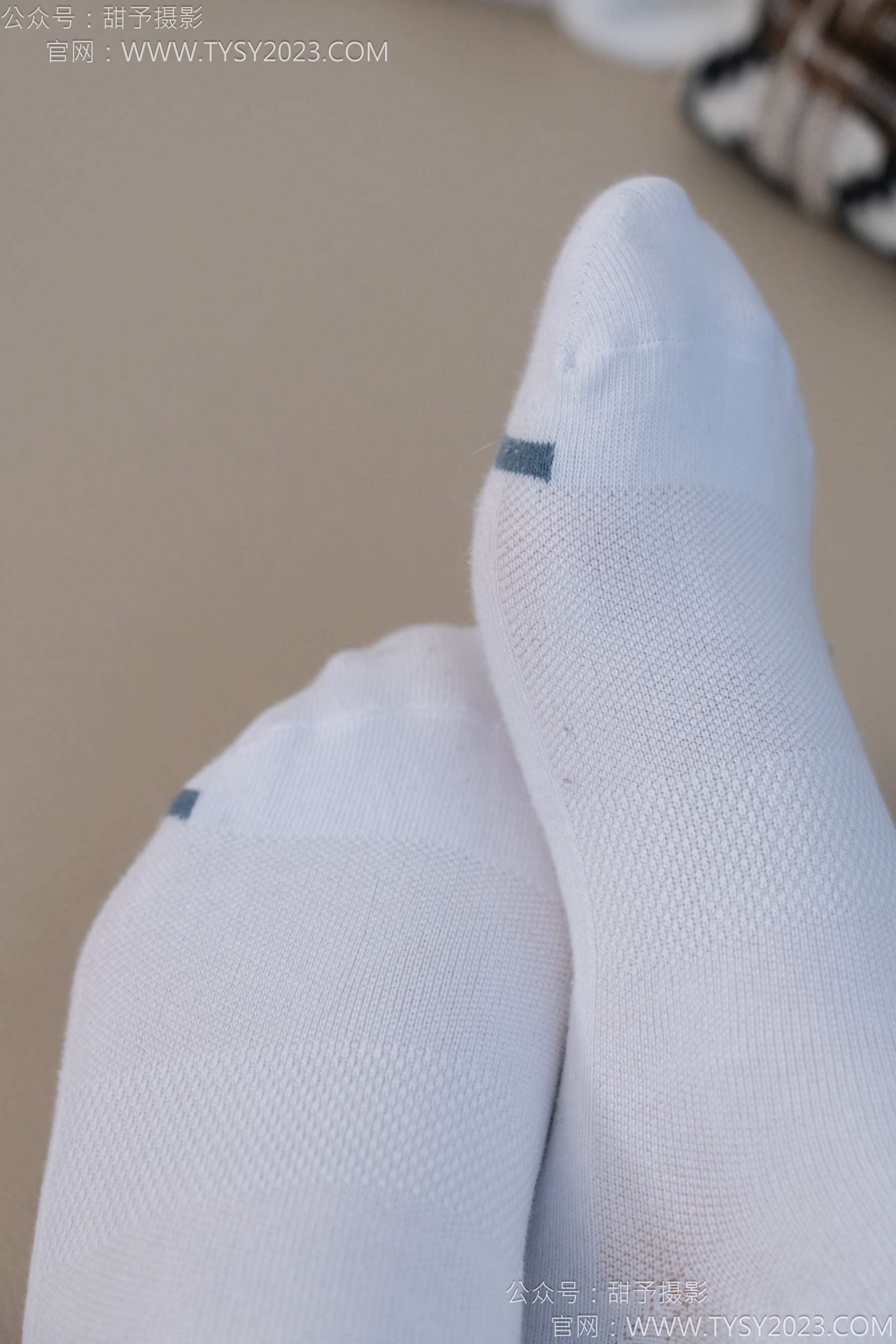 甜予摄影 No.124 梦梦 - 板鞋、白棉袜、裸足/(135P)