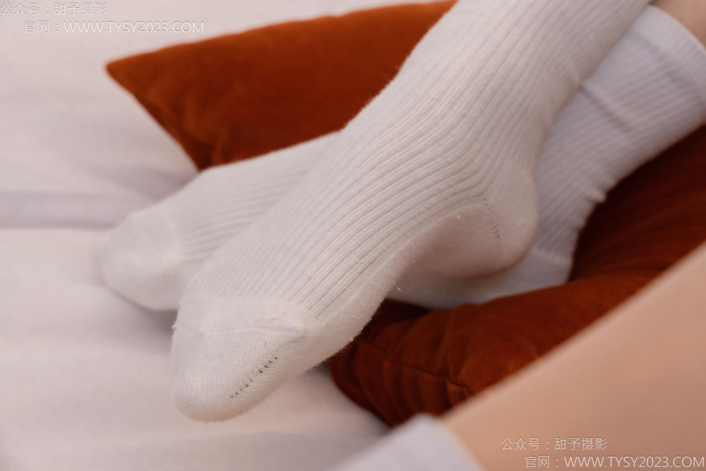 甜予摄影 No.140 思思&双人 - 板鞋、白棉袜、肉丝/(130P)