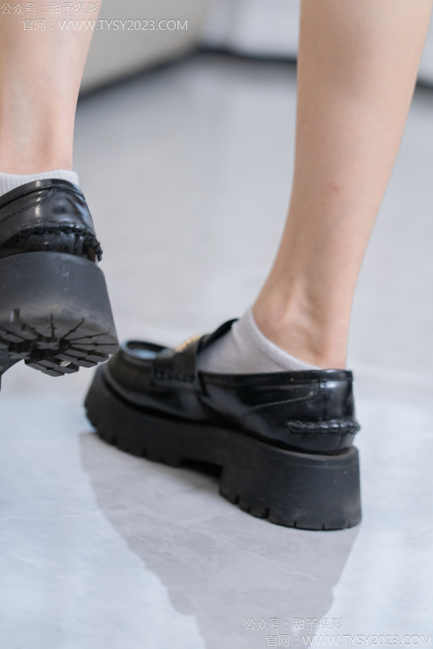 甜予摄影 No.130 澜澜 - 皮鞋、白棉袜、裸足、掉袜子剧情/(130P)