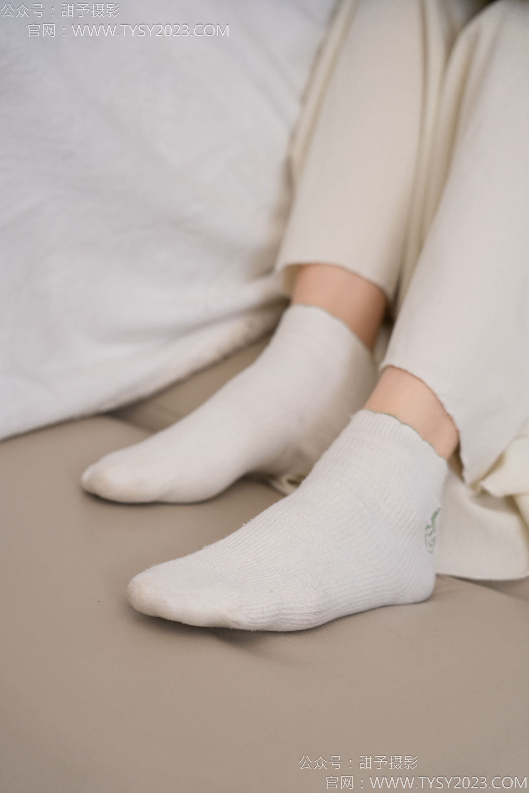 甜予摄影 No.125 丹丹 - 运动鞋、白棉袜、裸足/(139P)