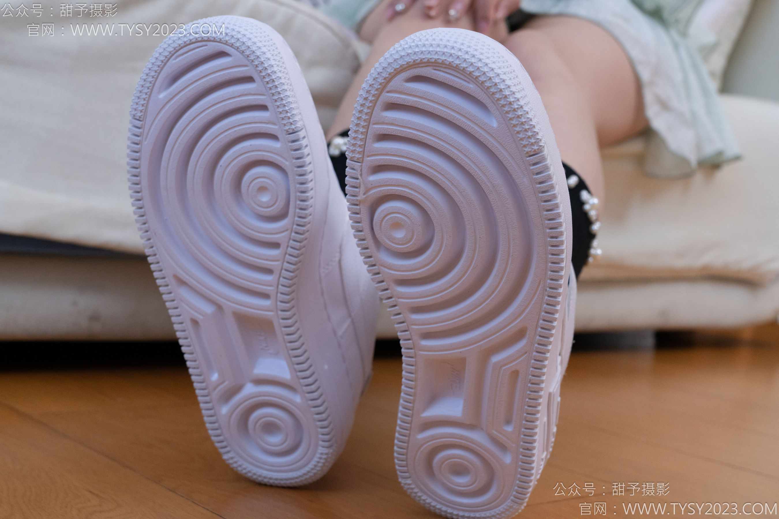 甜予摄影 No.136 璇璇 - 板鞋、黑棉袜/(203P)