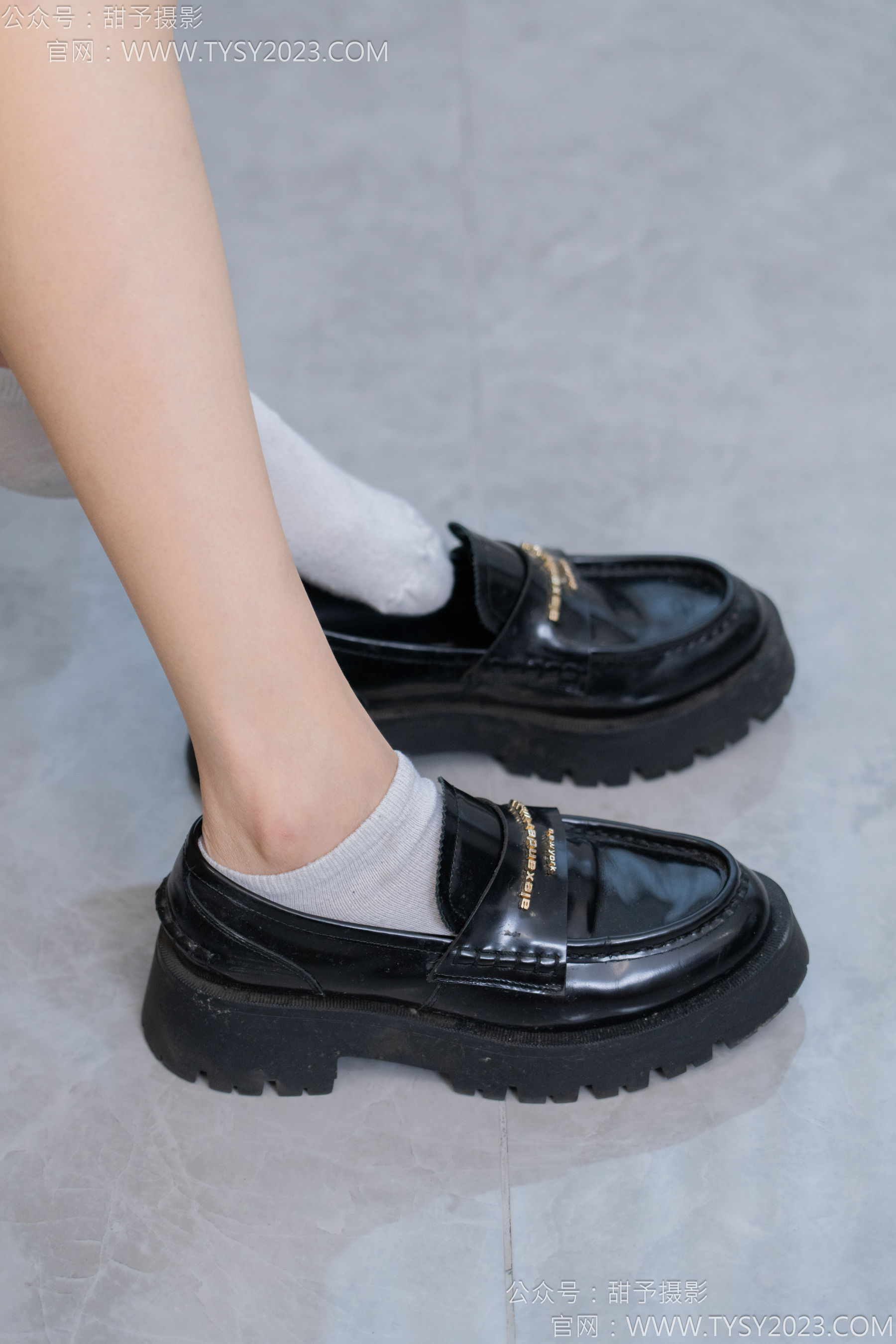 甜予摄影 No.130 澜澜 - 皮鞋、白棉袜、裸足、掉袜子剧情/(130P)