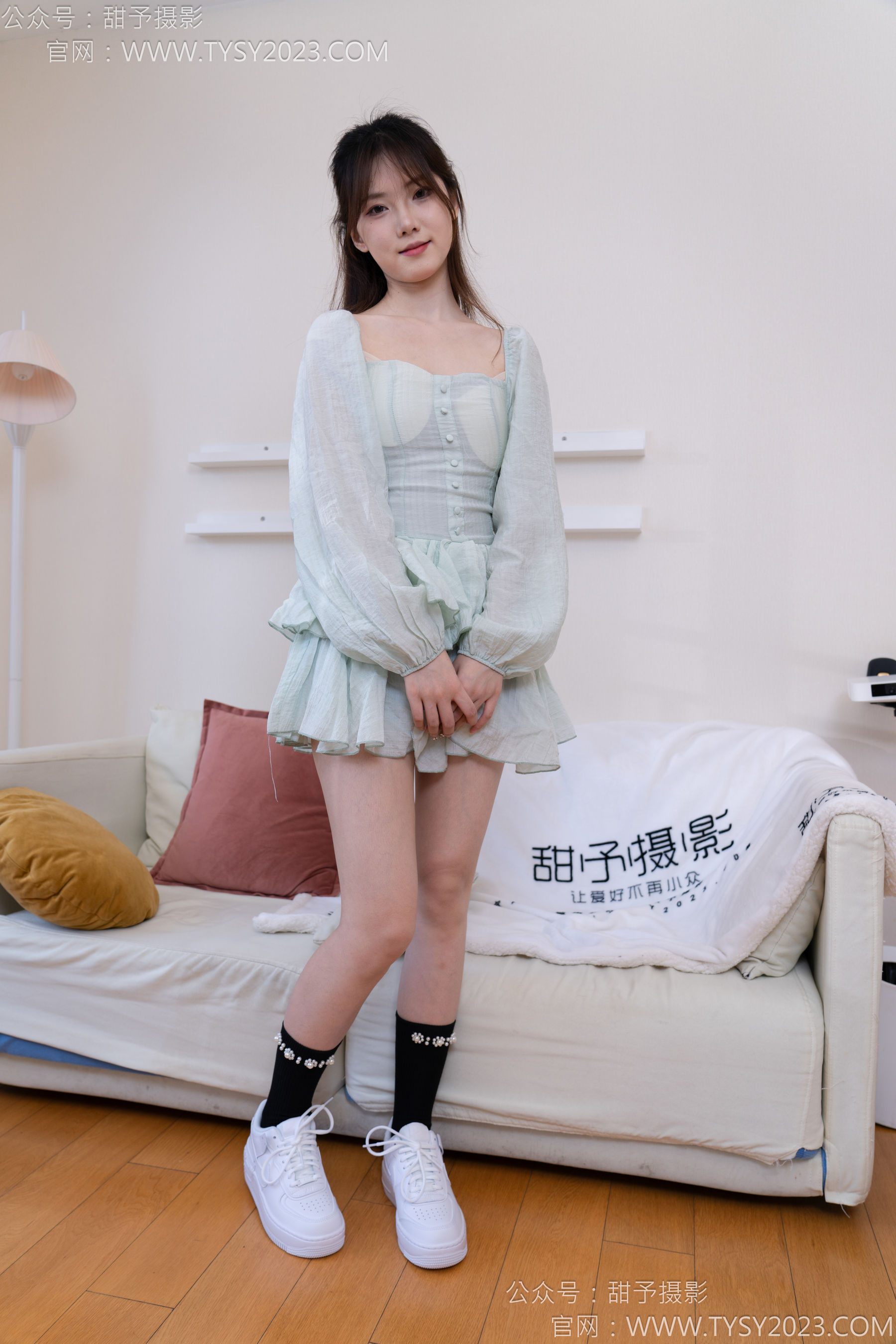 甜予摄影 No.136 璇璇 - 板鞋、黑棉袜/(203P)