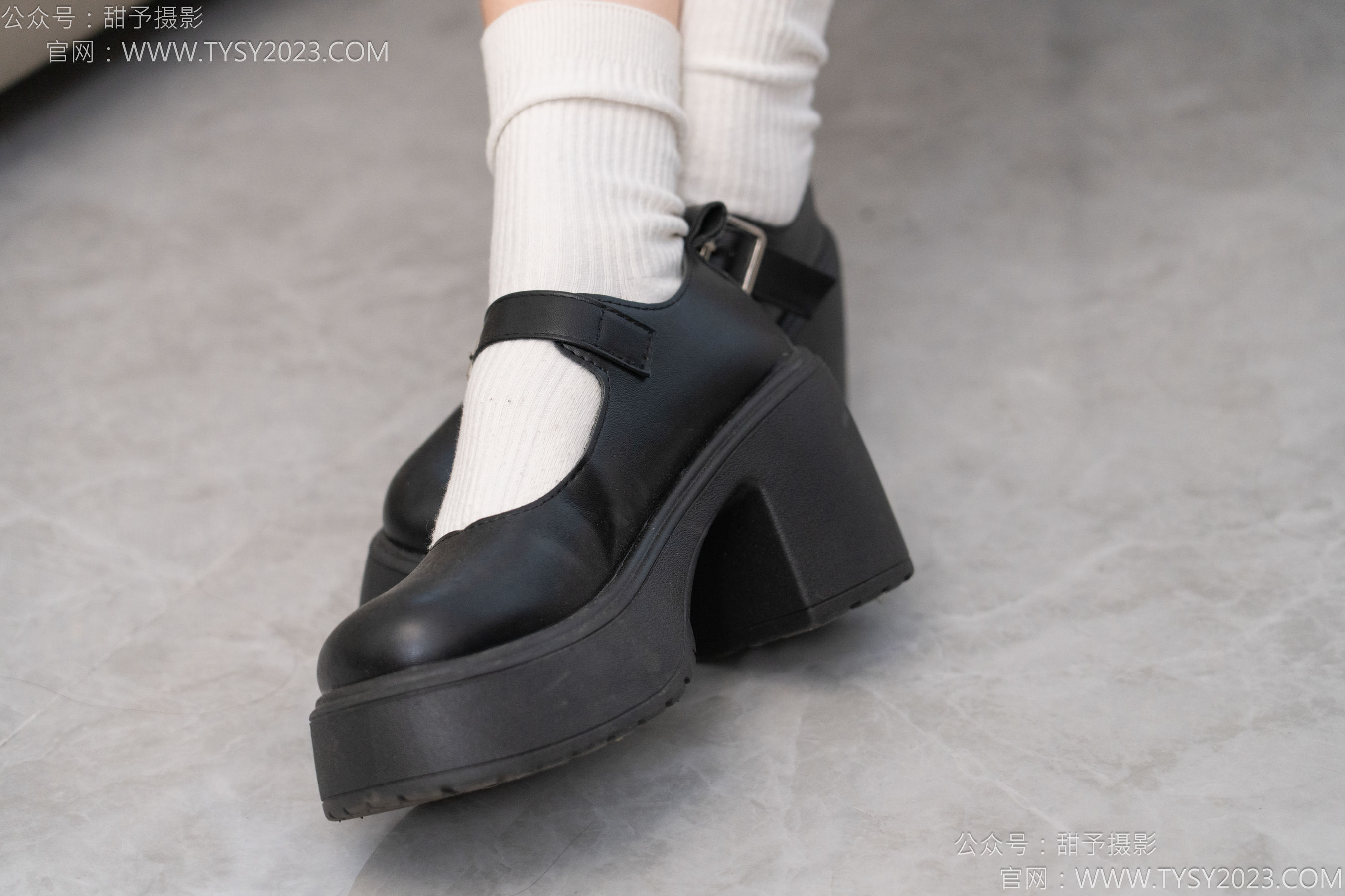 甜予摄影 No.127 丹丹 - 皮鞋、白棉袜、裸足/(145P)