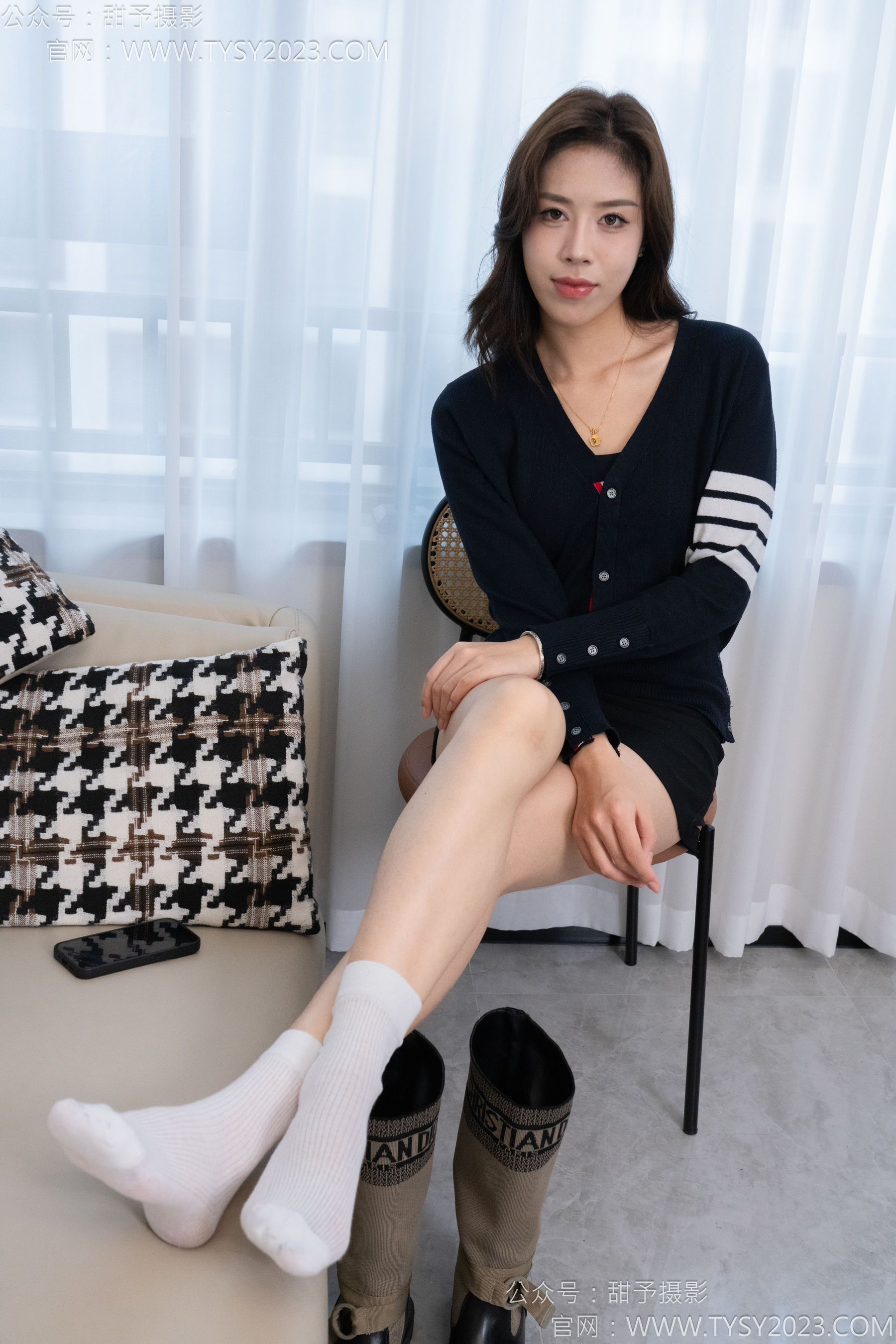 甜予摄影 No.129 咖啡豆 - 长靴、白棉袜、裸足/(134P)