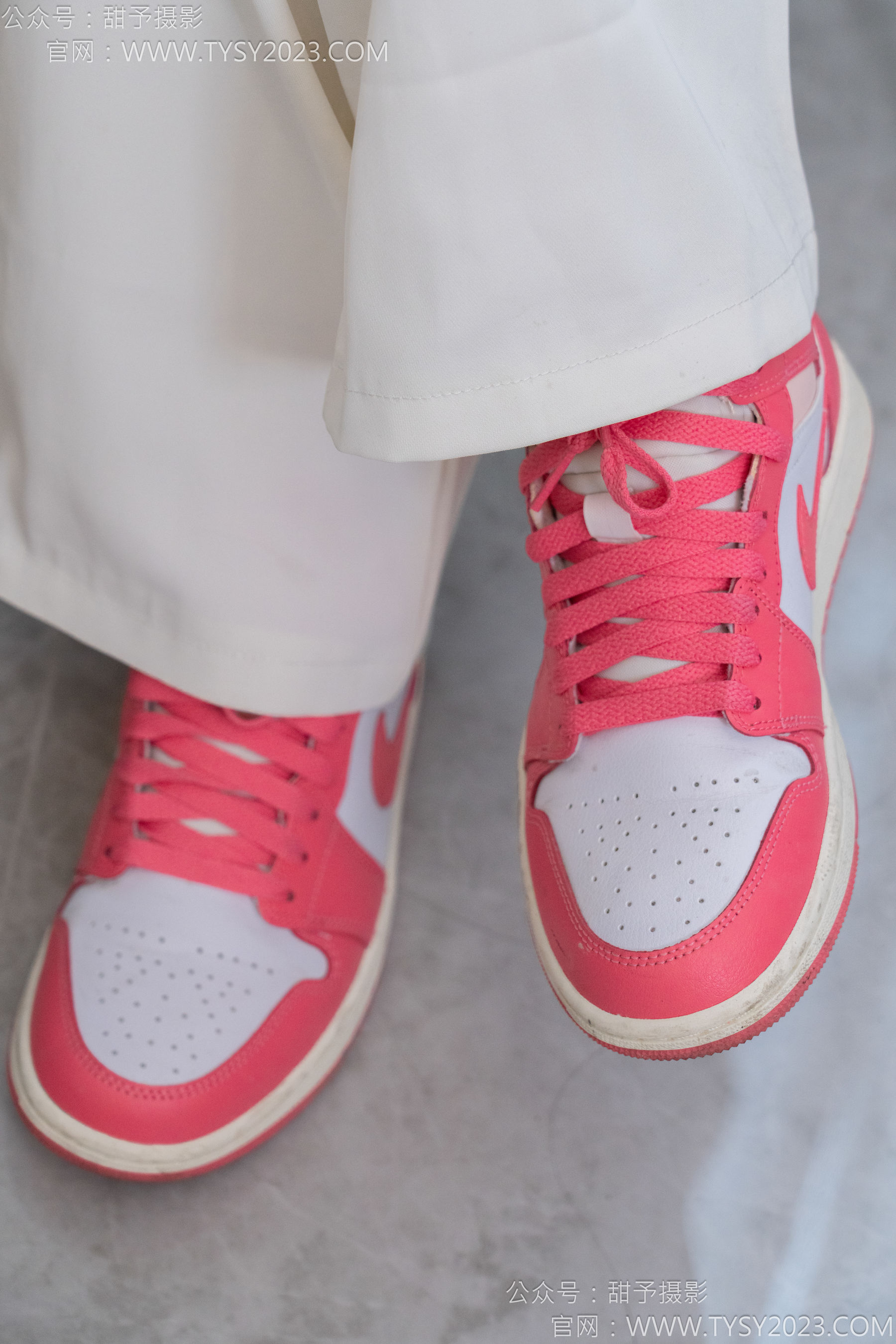 甜予摄影 No.124 梦梦 - 板鞋、白棉袜、裸足/(135P)