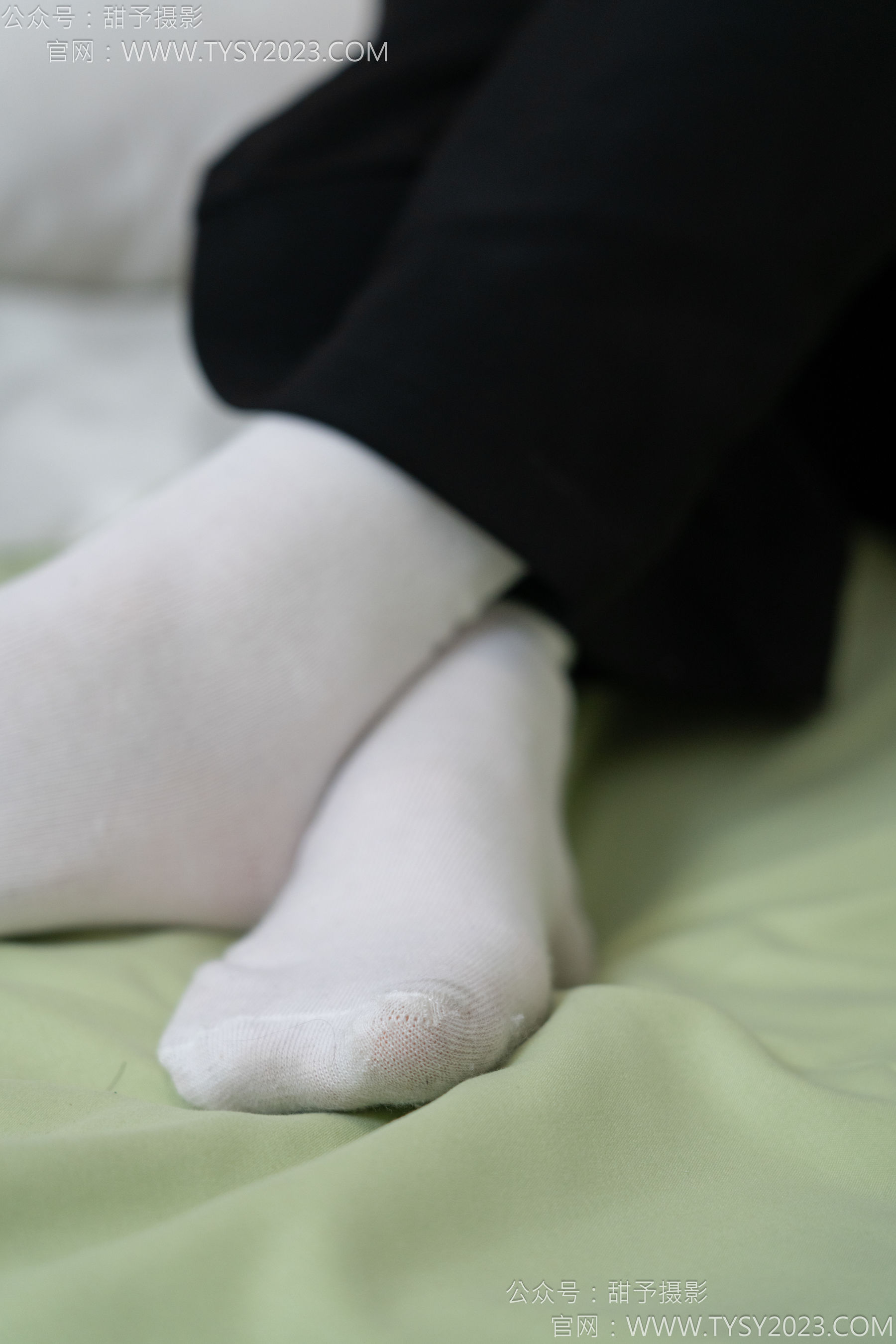 甜予摄影 No.135 思思 - 板鞋、白棉袜、裸足/(135P)