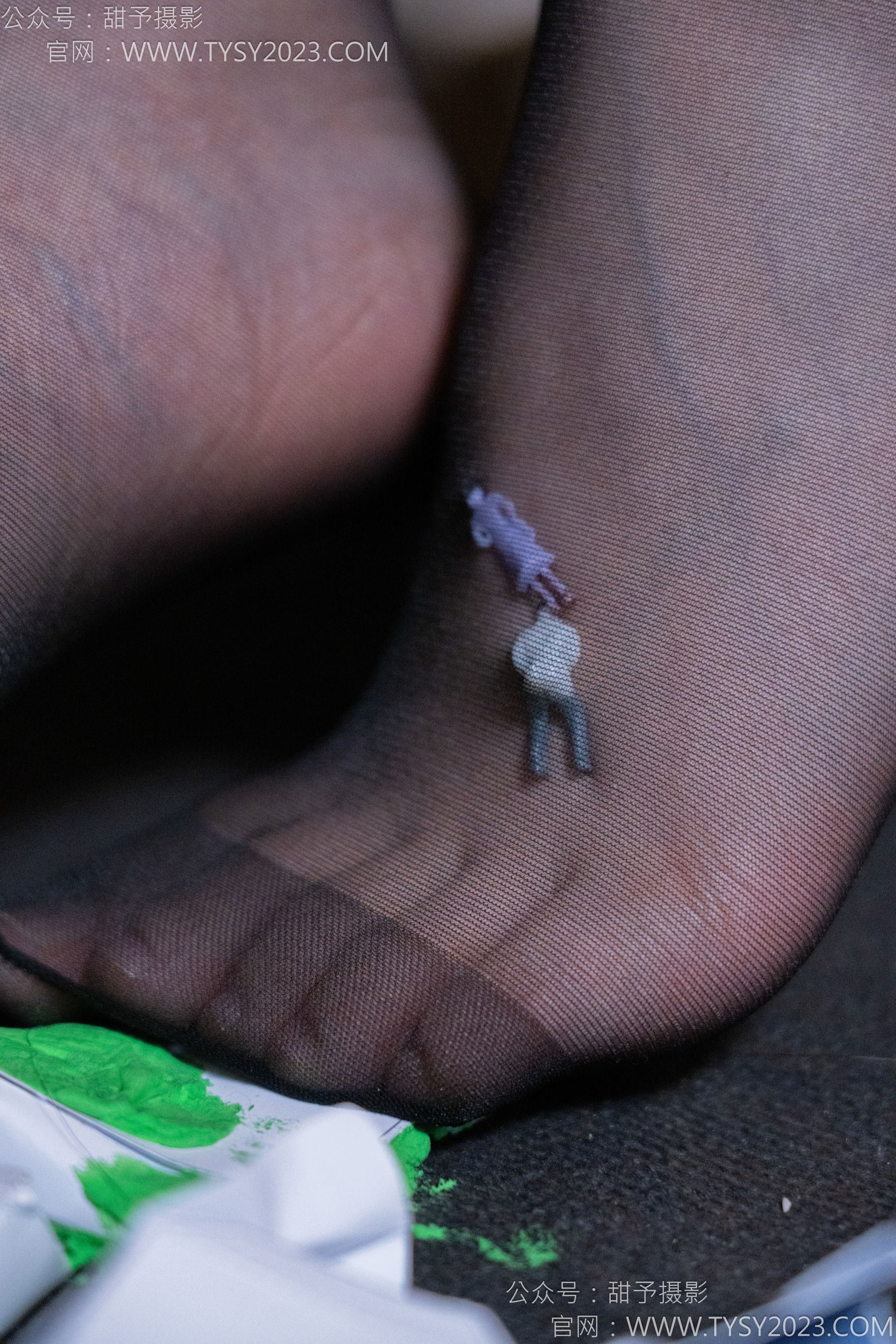 甜予摄影 No.128 璇璇 - 拖鞋、高跟鞋、薄灰丝、薄黑丝、踩小房子剧情/(127P)