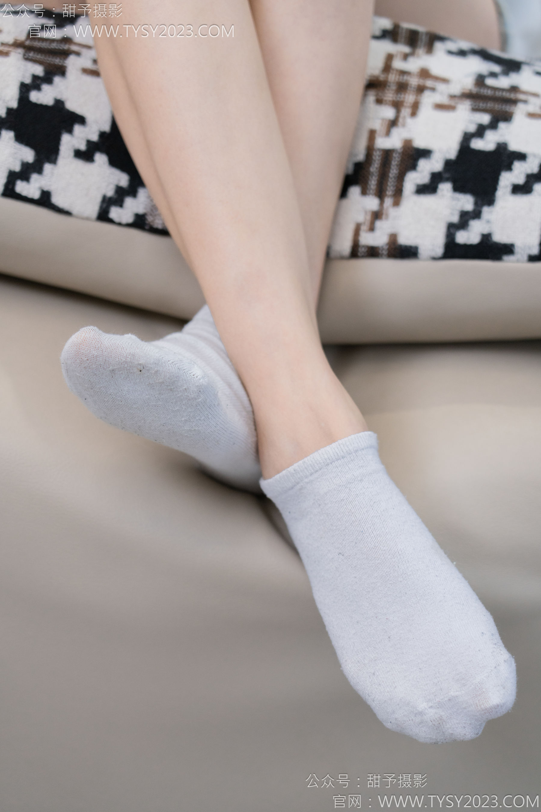 甜予摄影 No.130 澜澜 - 皮鞋、白棉袜、裸足、掉袜子剧情/(130P)