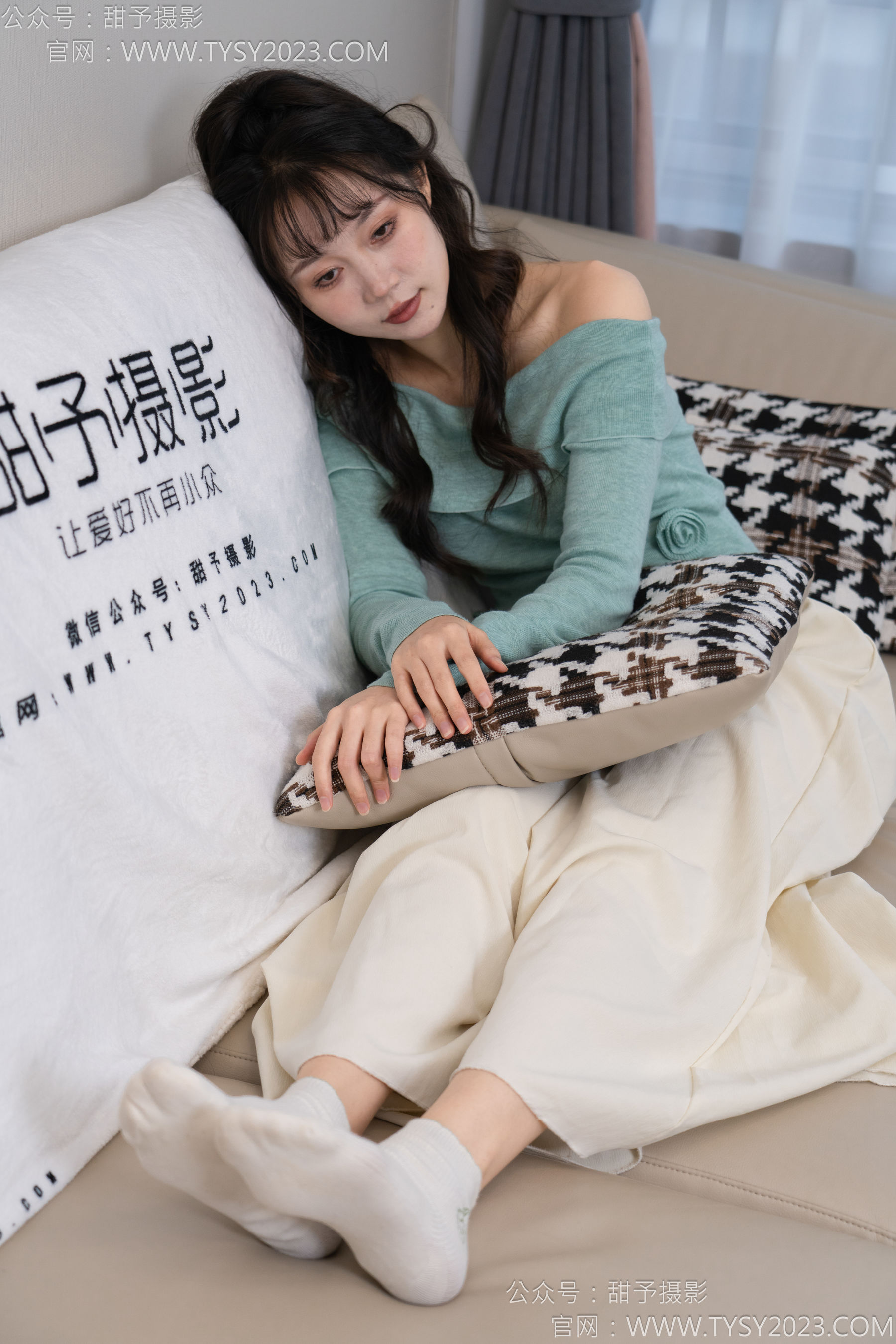 甜予摄影 No.125 丹丹 - 运动鞋、白棉袜、裸足/(139P)