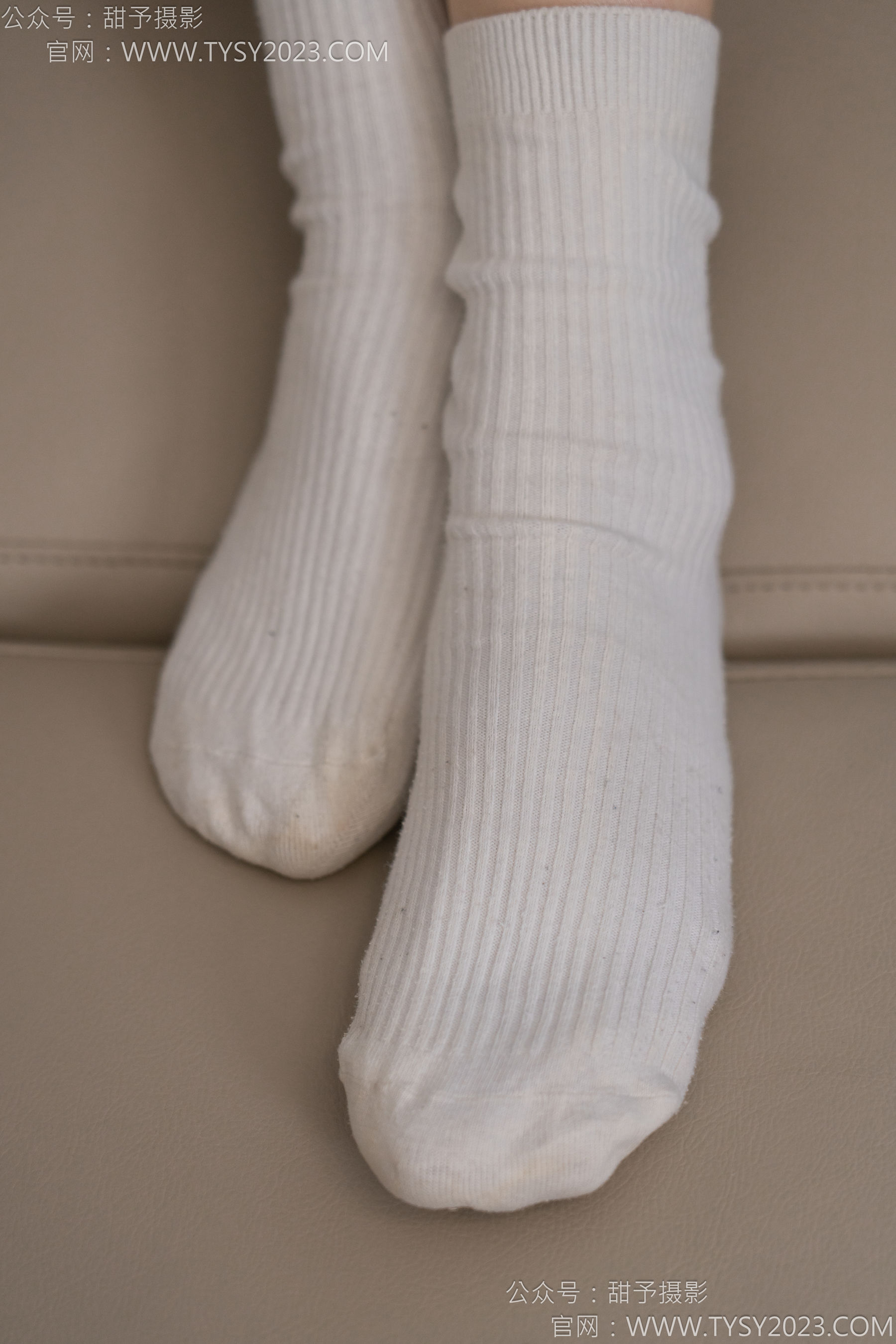 甜予摄影 No.127 丹丹 - 皮鞋、白棉袜、裸足/(145P)