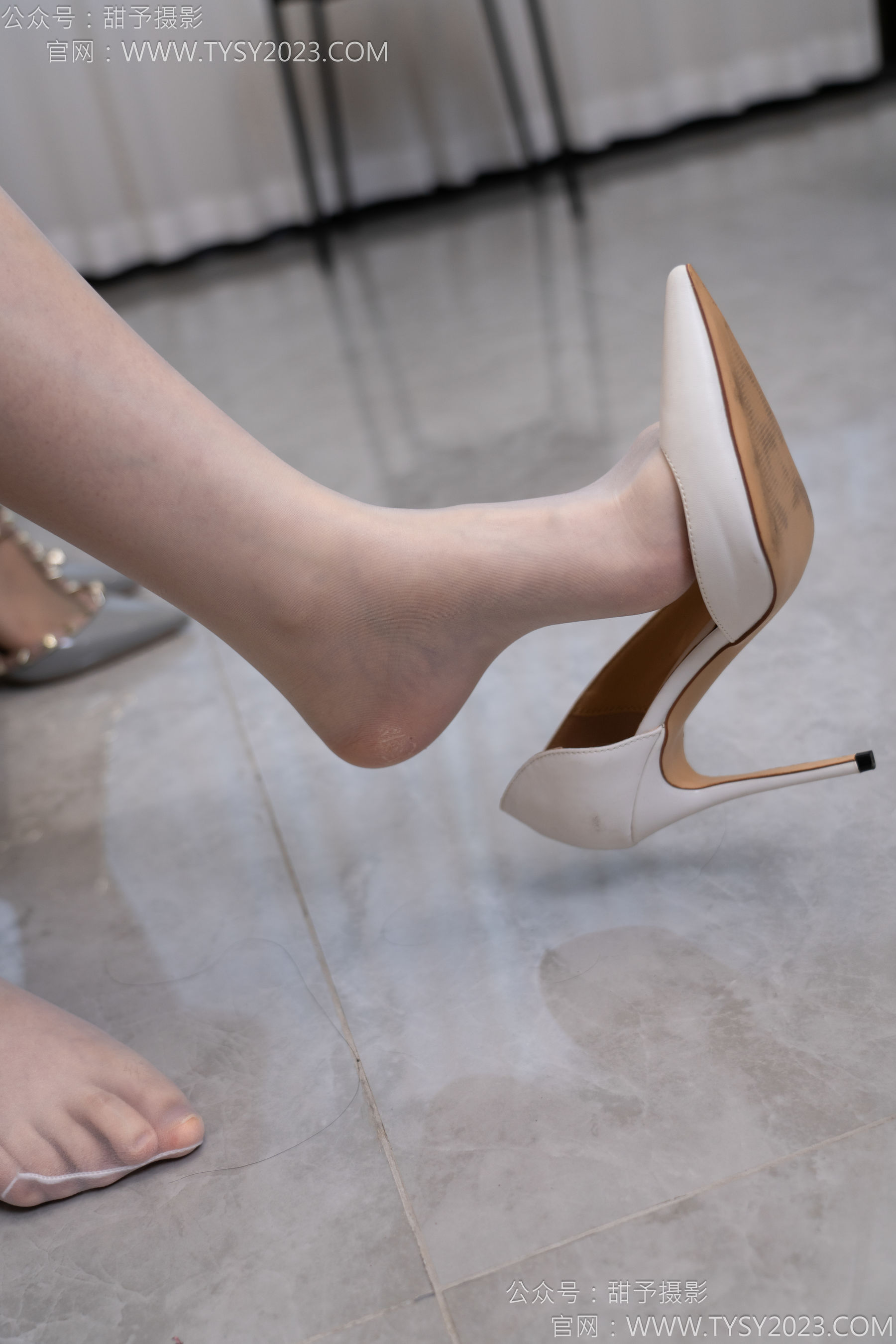 甜予摄影 No.134 璇璇思思 - 高跟鞋、薄白丝、薄灰丝/(132P)
