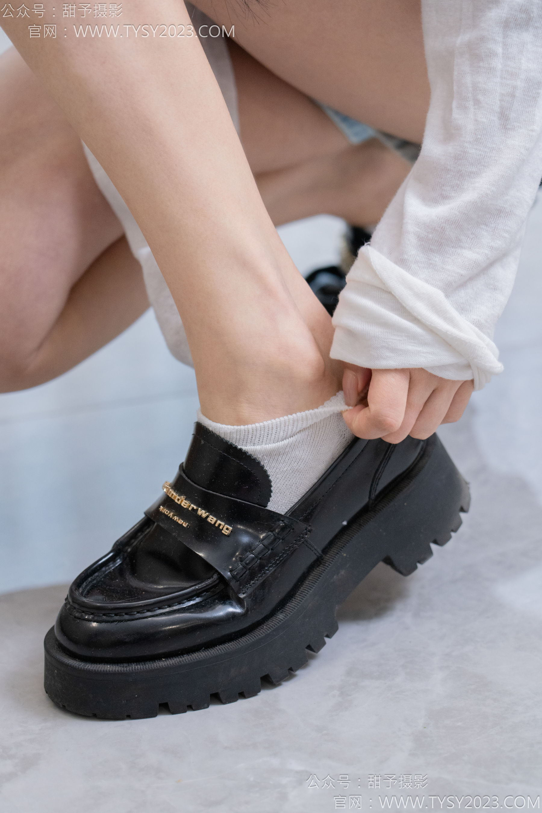 甜予摄影 No.130 澜澜 - 皮鞋、白棉袜、裸足、掉袜子剧情/(130P)