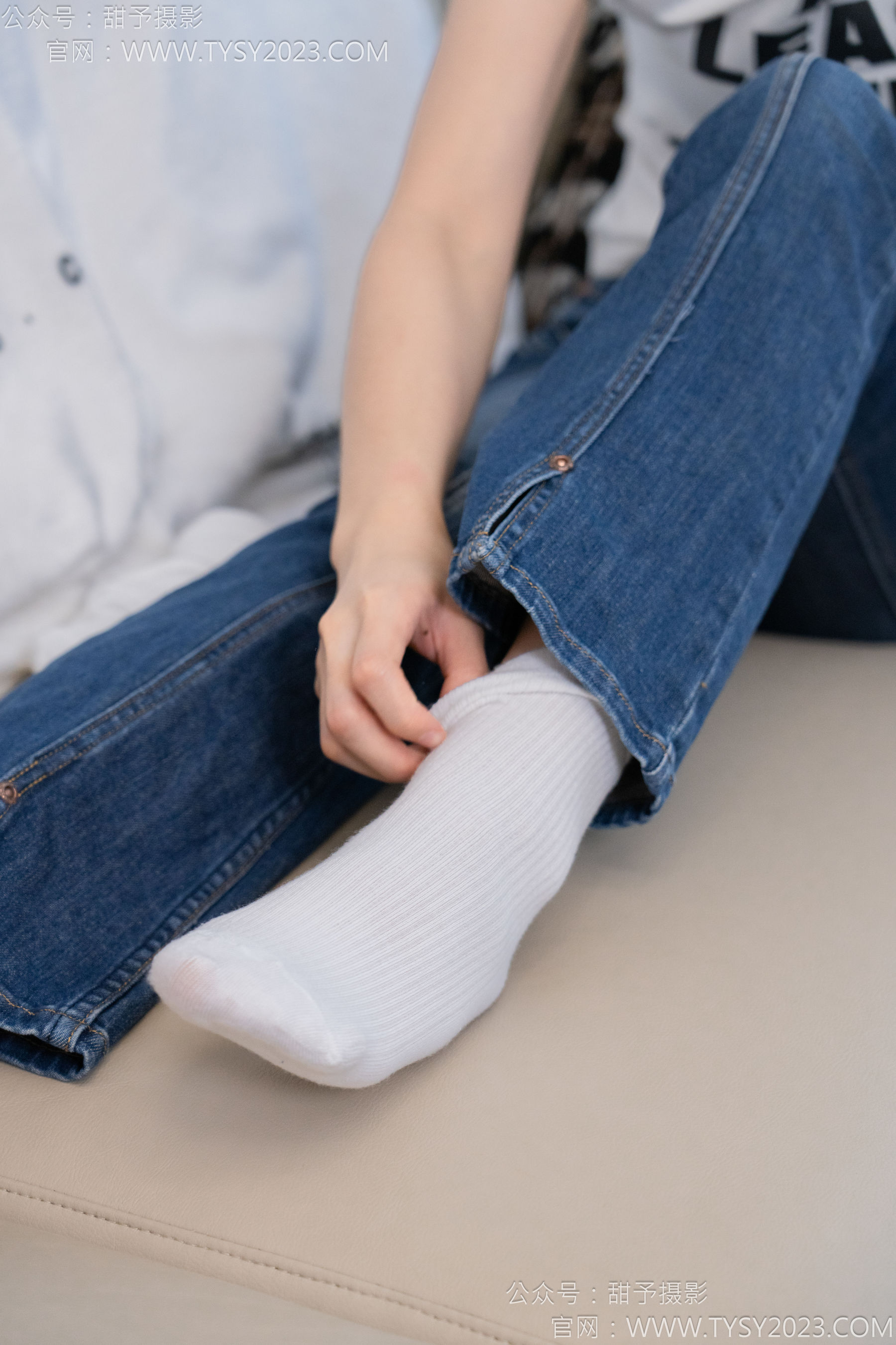 甜予摄影 No.132 诺诺 - 板鞋、白棉袜、裸足/(129P)