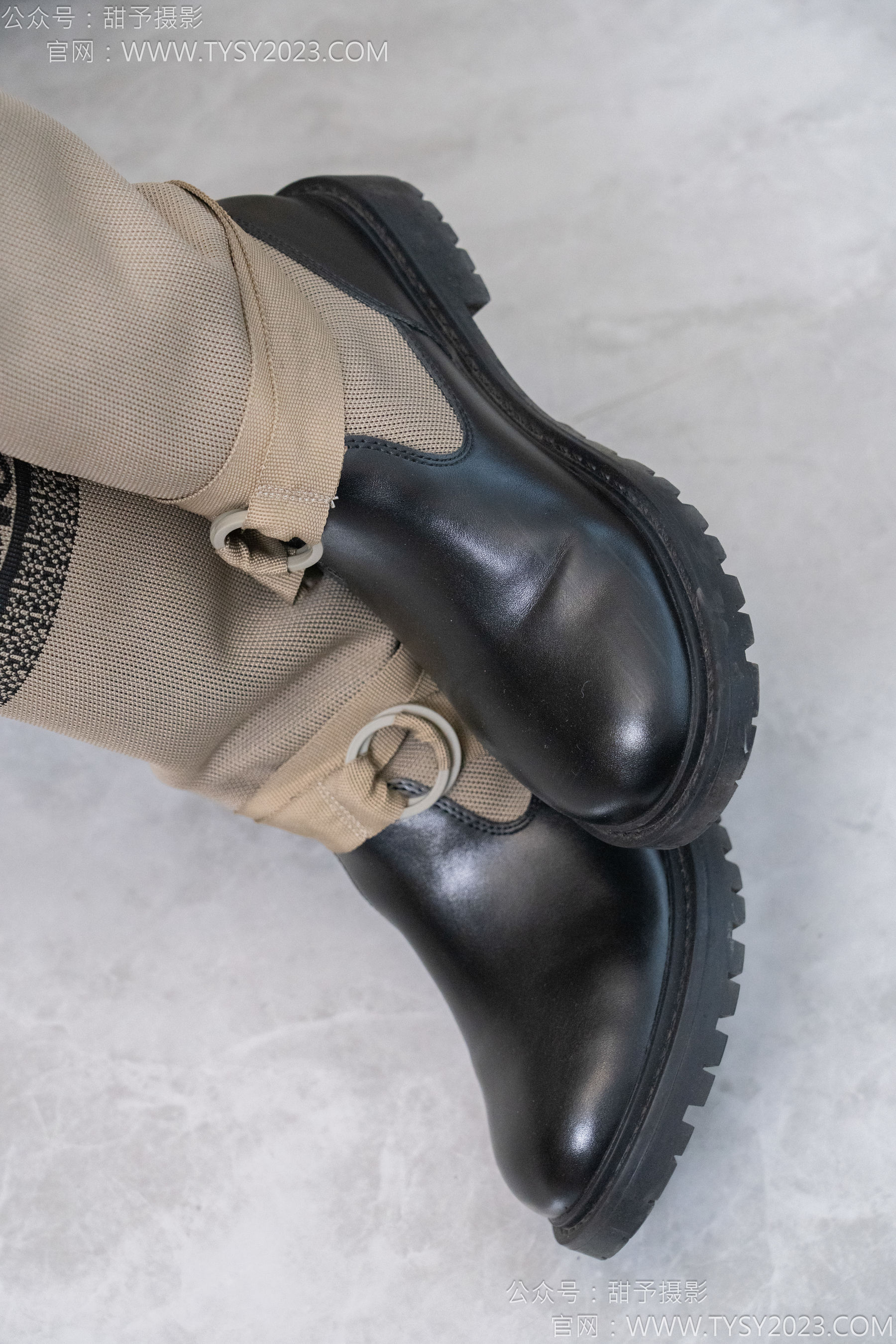 甜予摄影 No.129 咖啡豆 - 长靴、白棉袜、裸足/(134P)