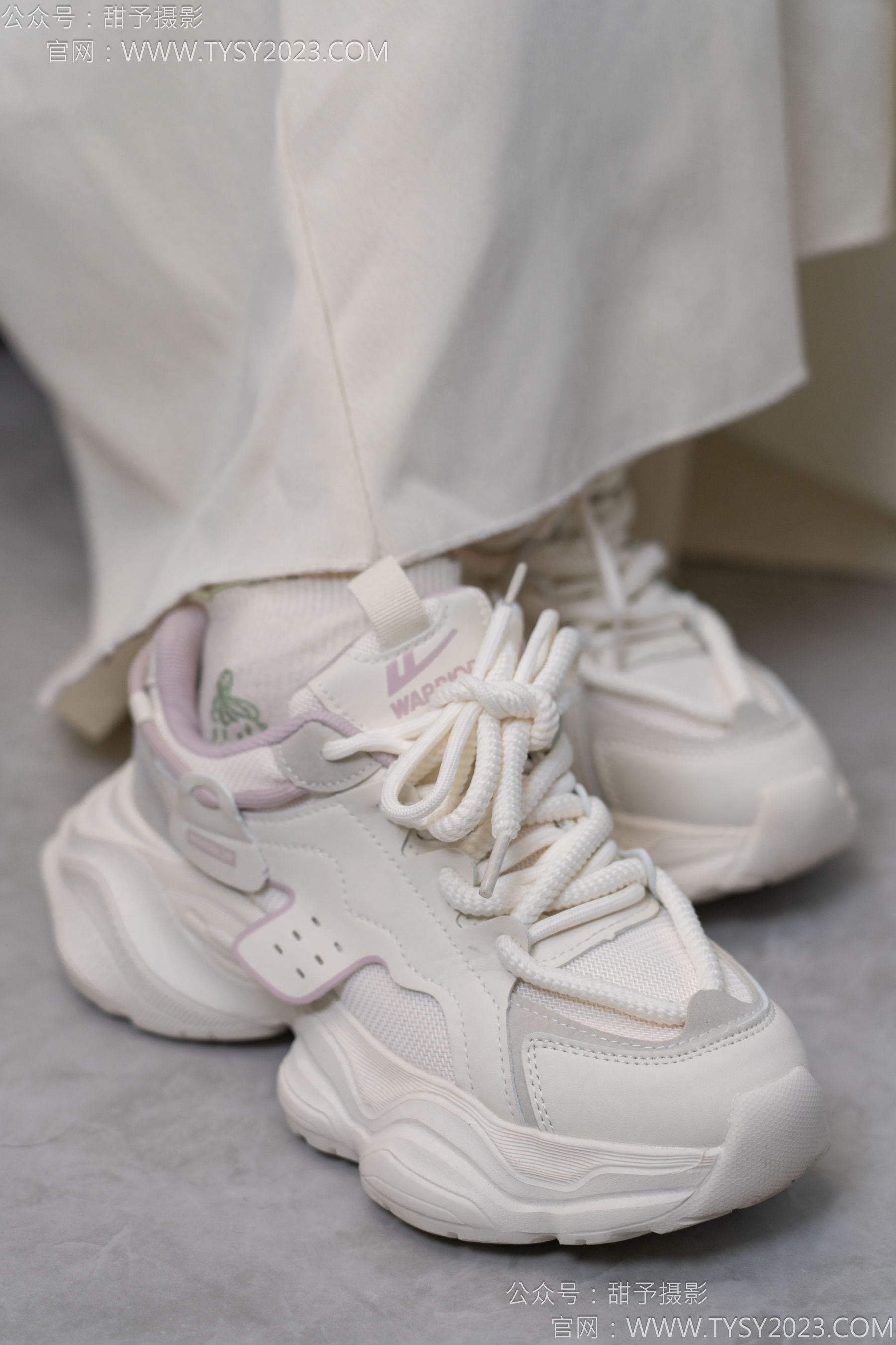 甜予摄影 No.125 丹丹 - 运动鞋、白棉袜、裸足/(139P)