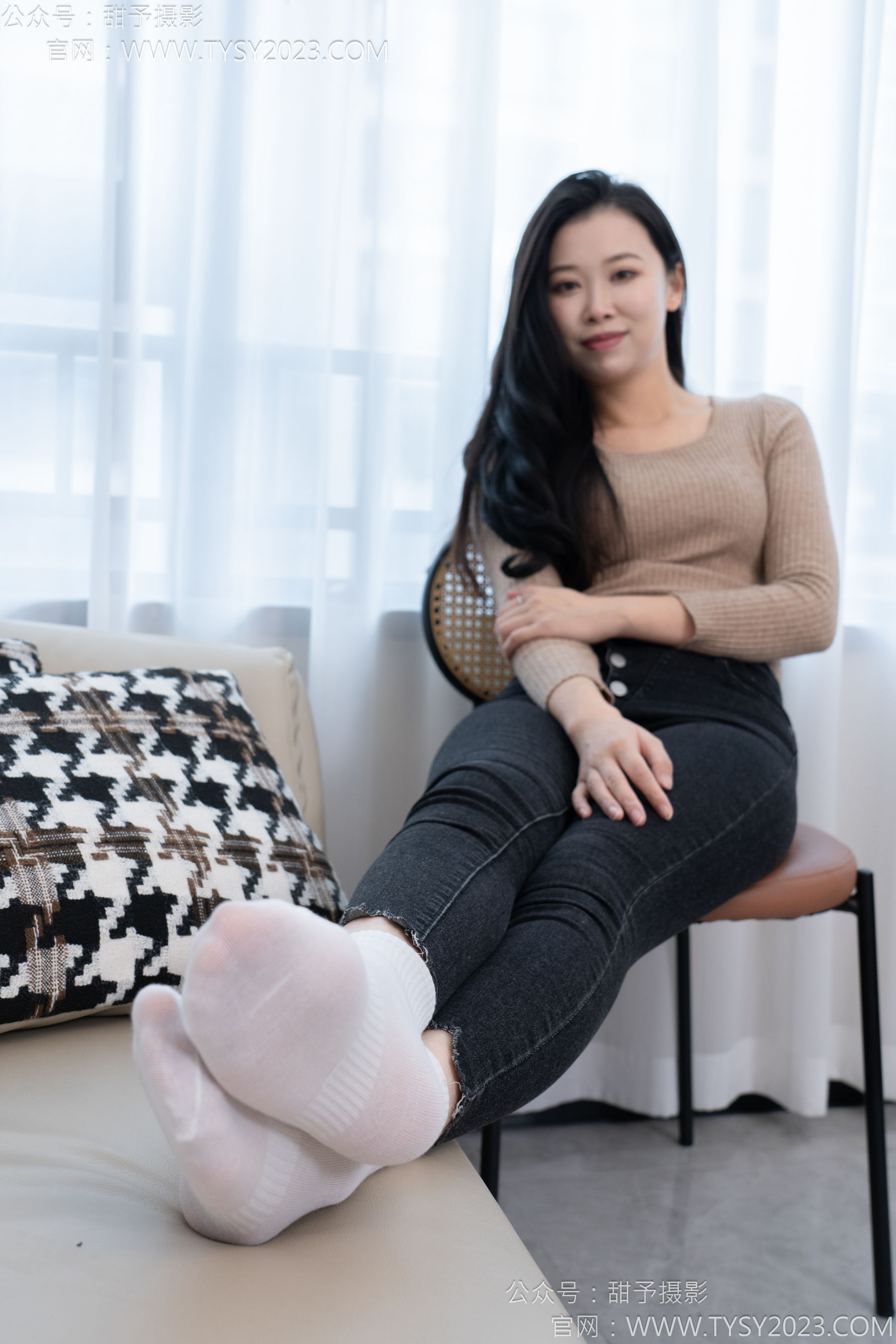 甜予摄影 No.133 梦梦 - 长靴、白棉袜、裸足/(135P)