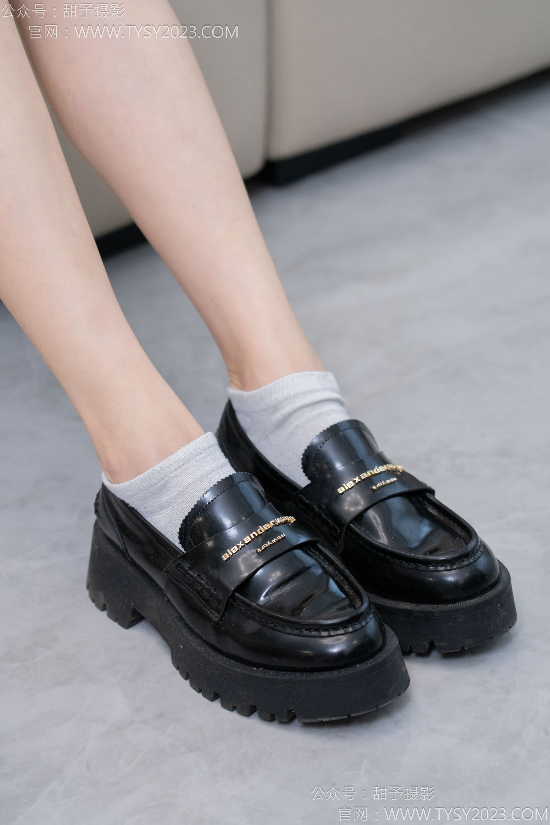 甜予摄影 No.130 澜澜 - 皮鞋、白棉袜、裸足、掉袜子剧情/(130P)