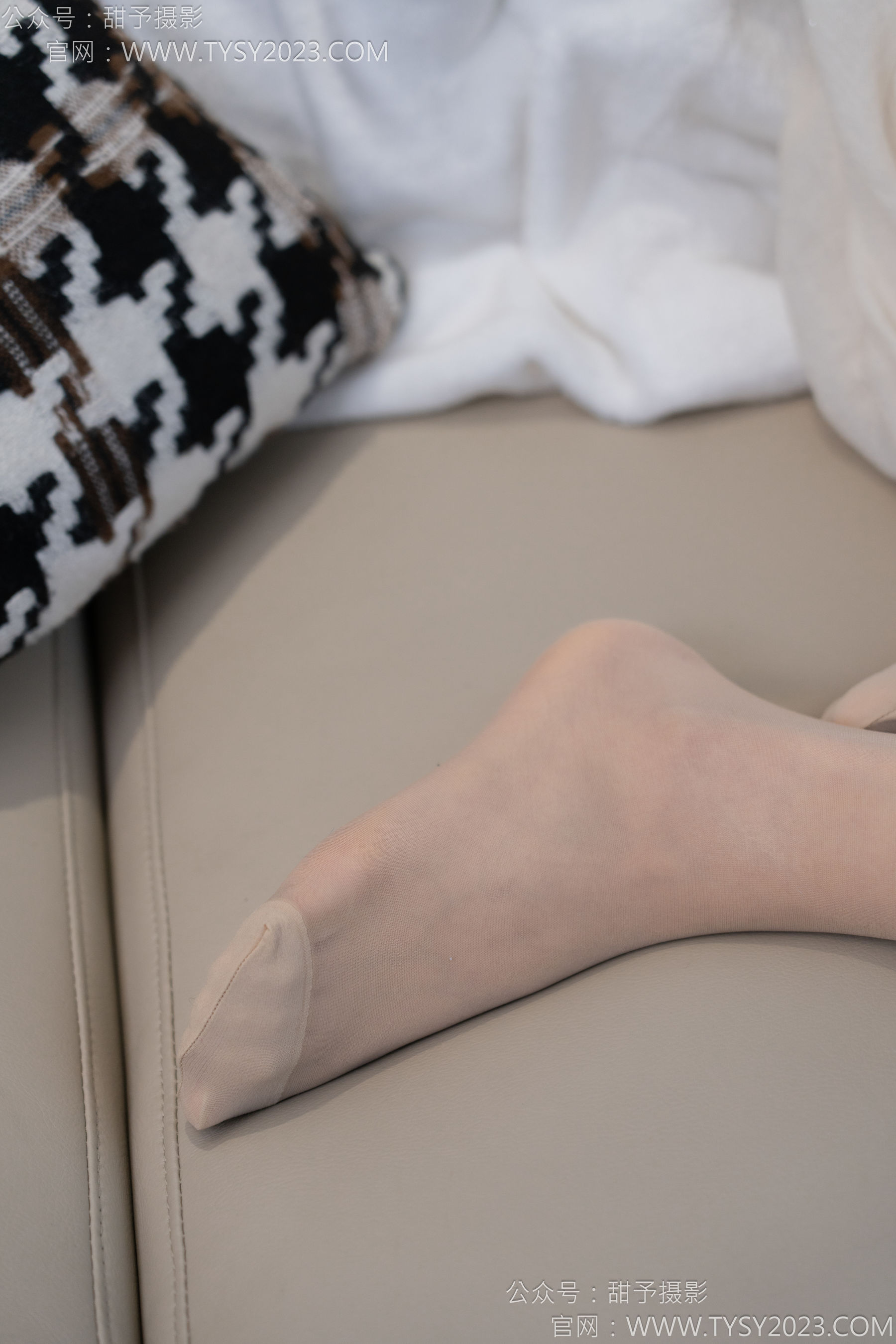 甜予摄影 No.137 澜澜 - 板鞋、白棉袜、薄肉丝/(140P)