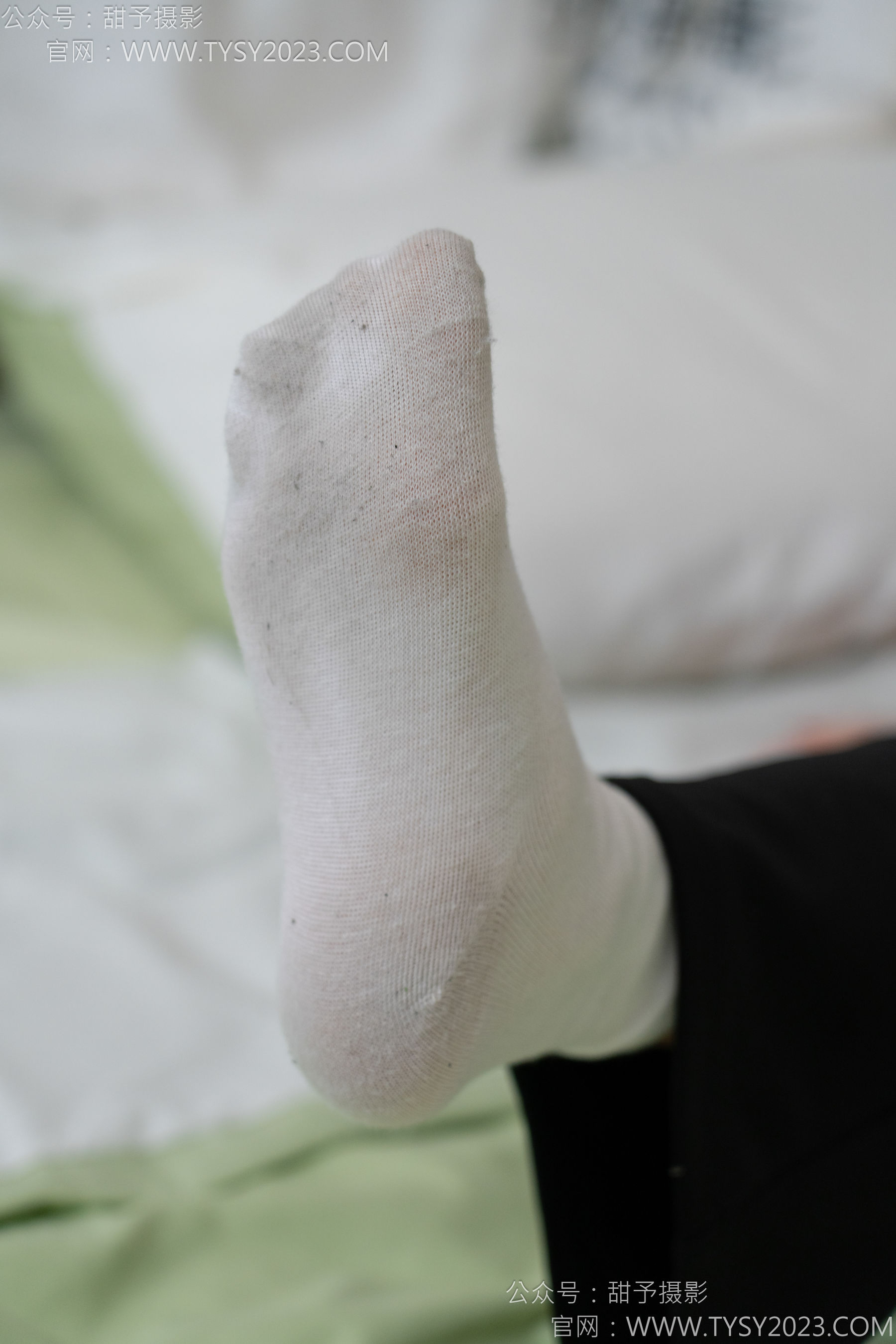 甜予摄影 No.135 思思 - 板鞋、白棉袜、裸足/(135P)