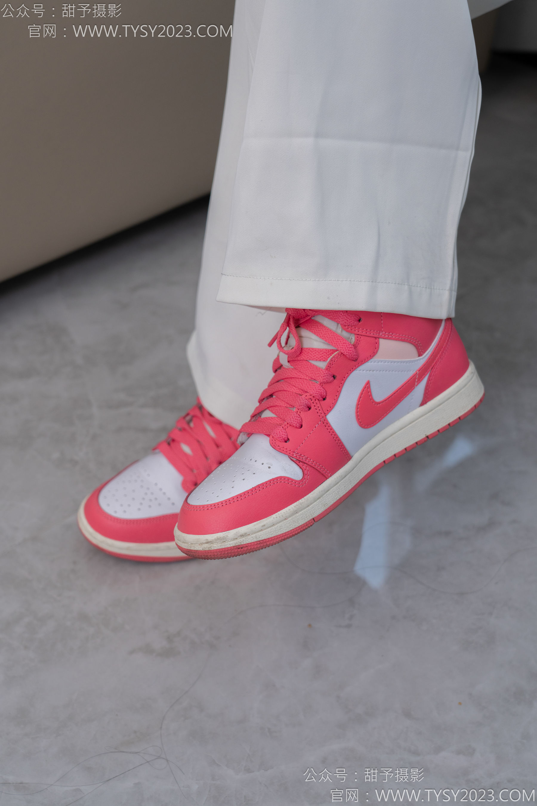 甜予摄影 No.124 梦梦 - 板鞋、白棉袜、裸足/(135P)