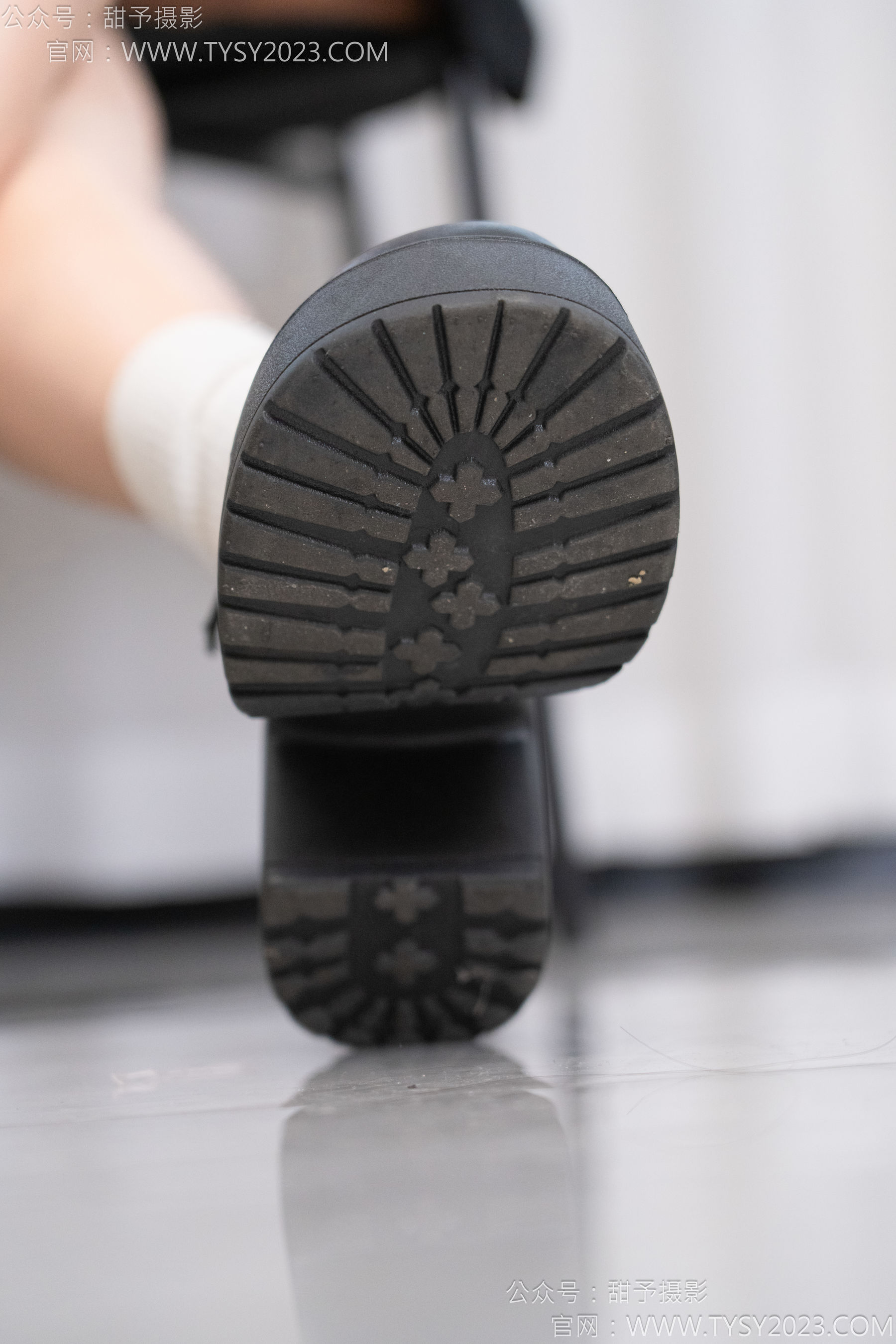 甜予摄影 No.127 丹丹 - 皮鞋、白棉袜、裸足/(145P)