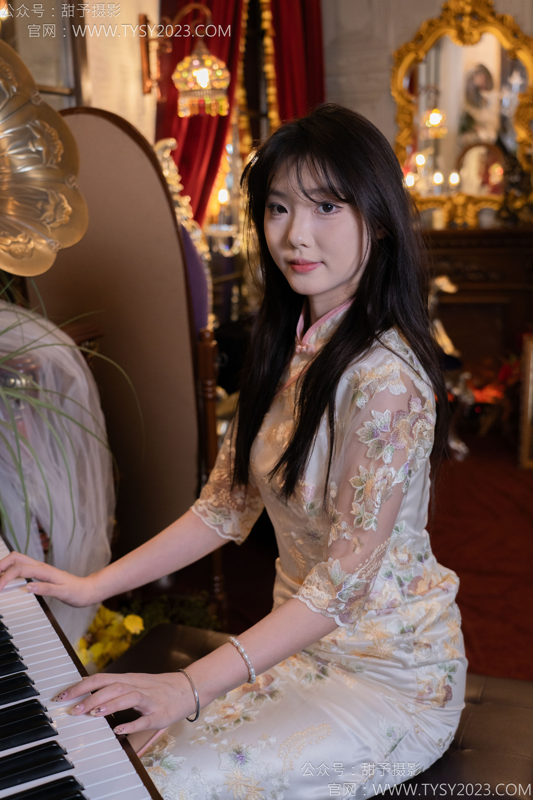 甜予摄影 No.128 璇璇 - 拖鞋、高跟鞋、薄灰丝、薄黑丝、踩小房子剧情/(127P)