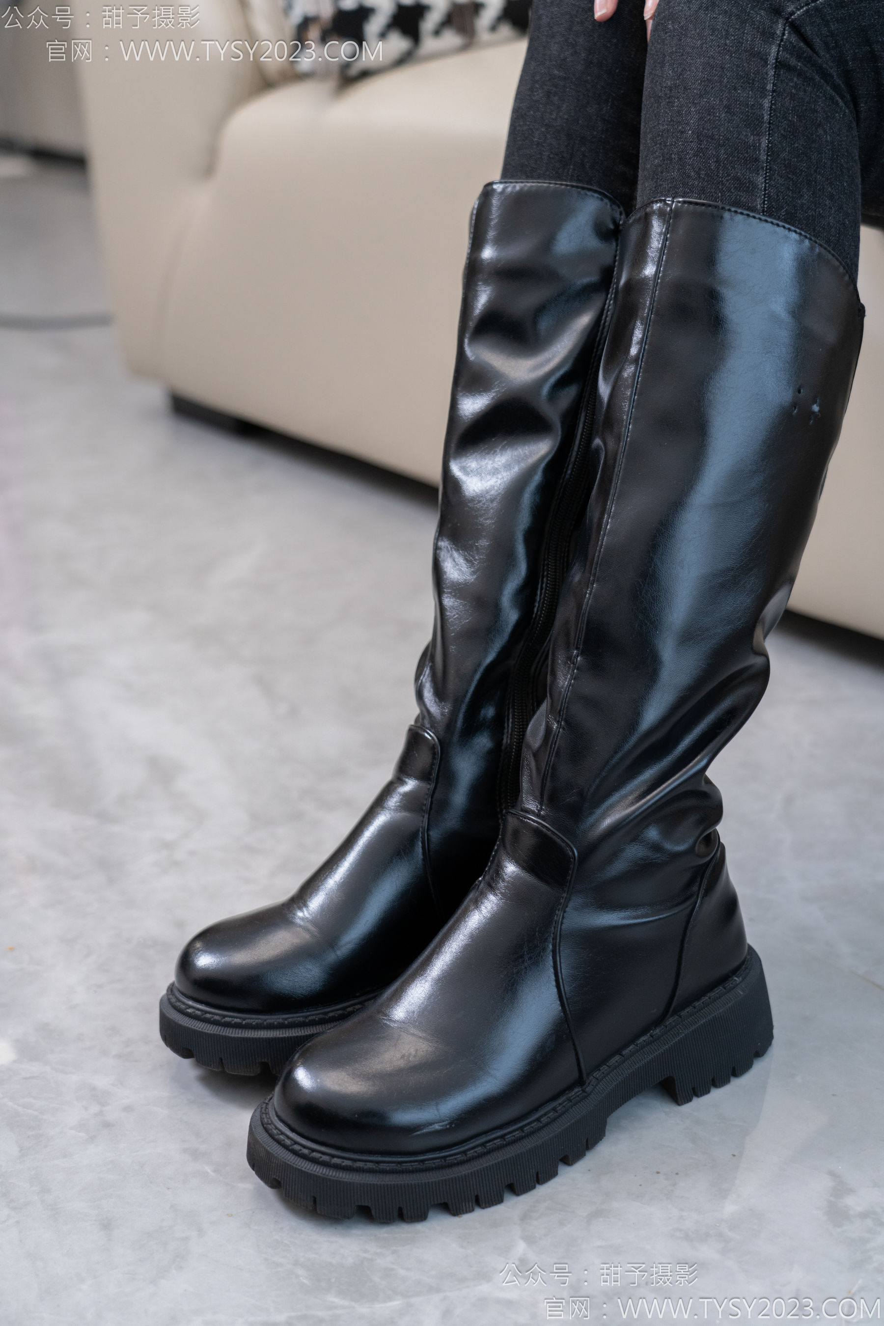 甜予摄影 No.133 梦梦 - 长靴、白棉袜、裸足/(135P)