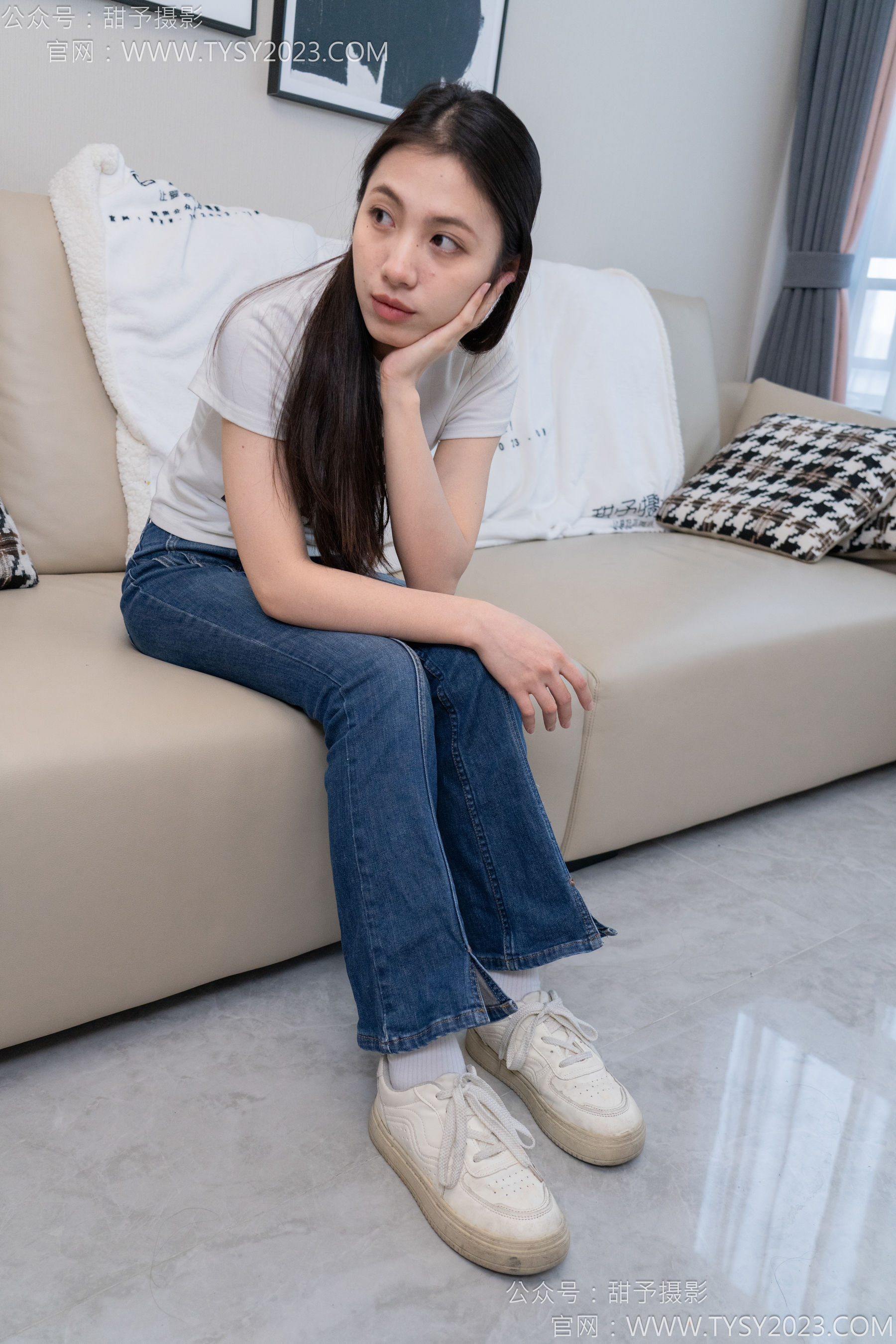 甜予摄影 No.132 诺诺 - 板鞋、白棉袜、裸足/(129P)